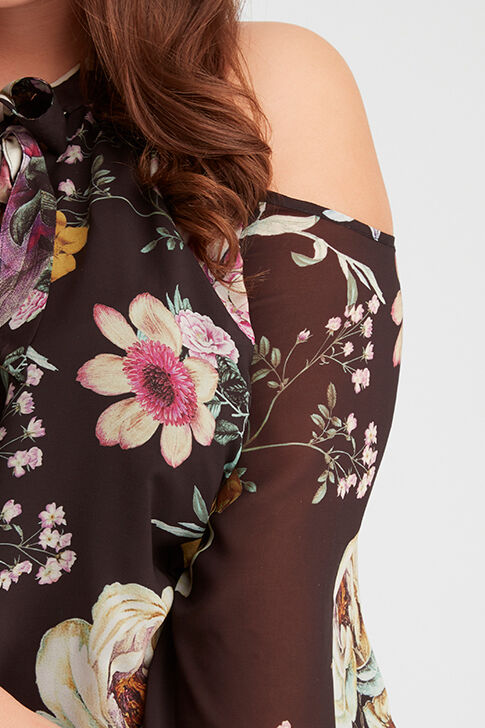 Blusa de hombros descubiertos image number 6