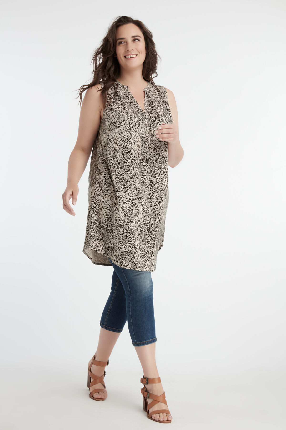 Blusa de encaje sin mangas image number 5