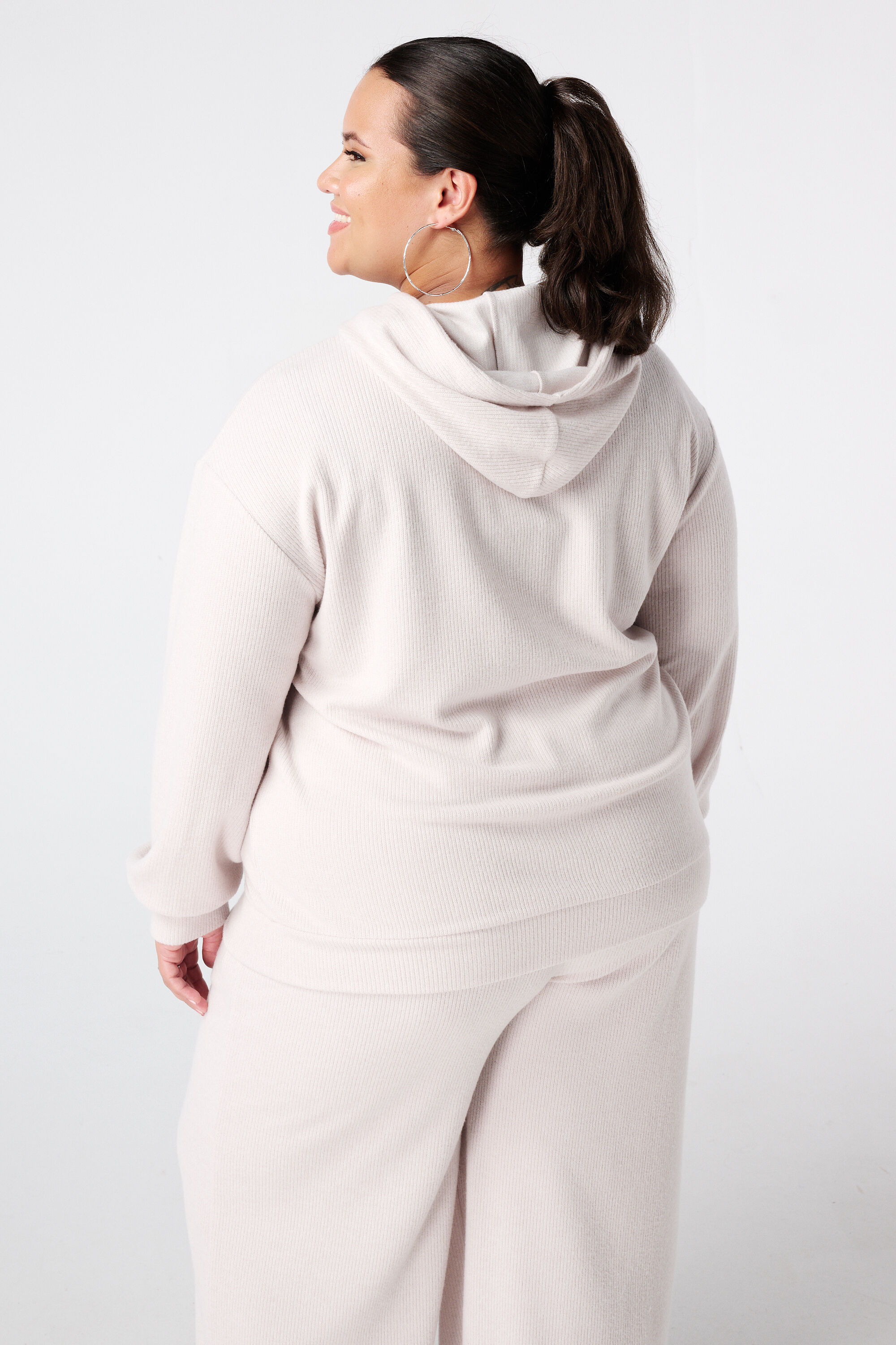 Sudadera con capucha y cordones image number 3