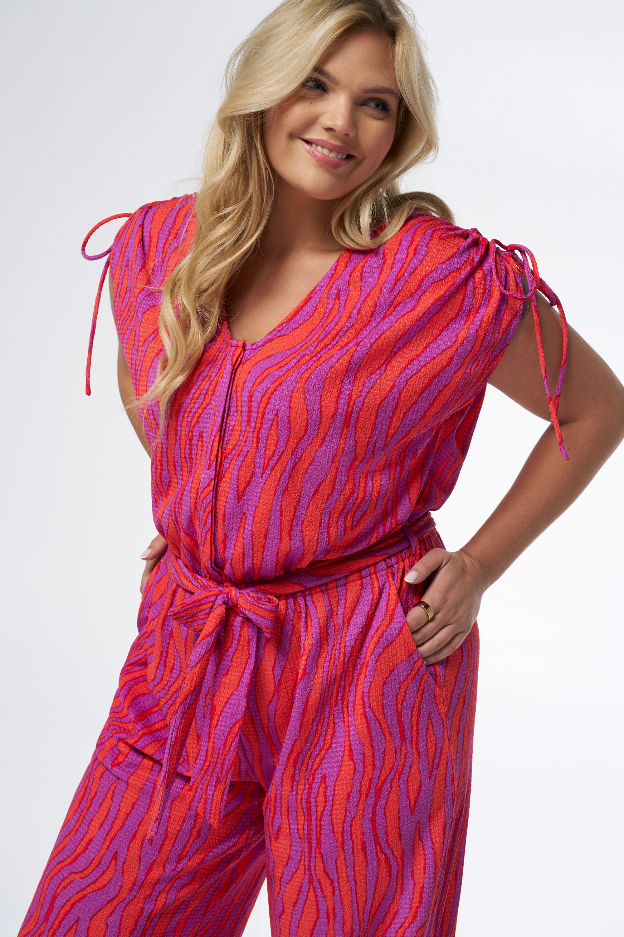 Mono con estampado image number 5