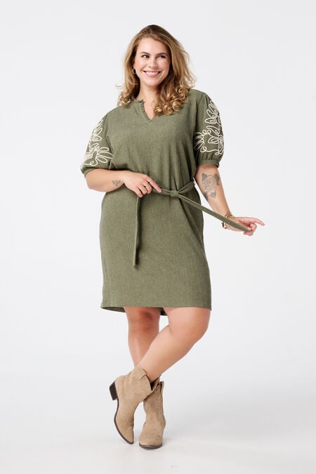Vestido con detalles en las mangas Vestido con detalles en las mangas