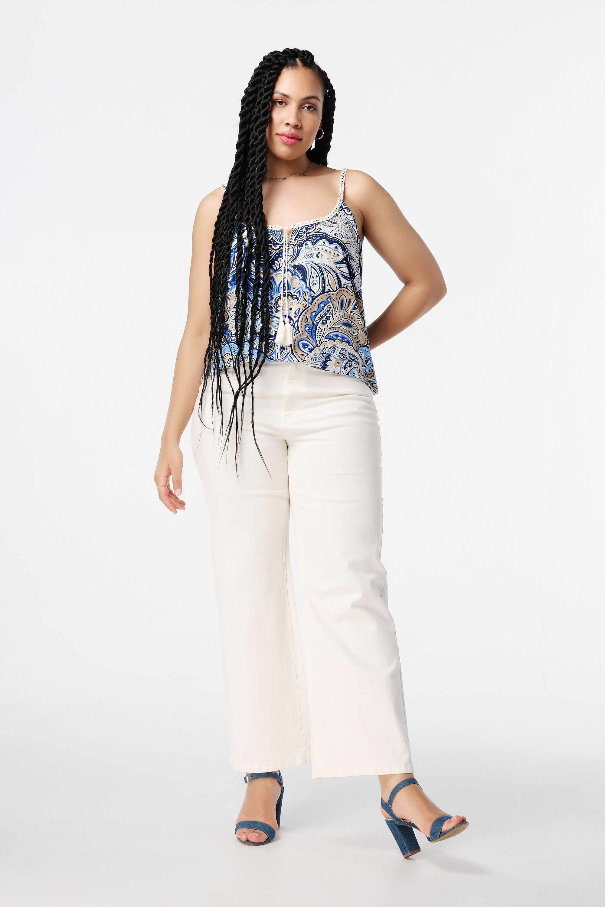 Top con detalles de ganchillo image number 5