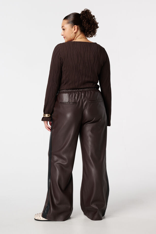 Pantalones anchos con raya lateral de PU image number 3