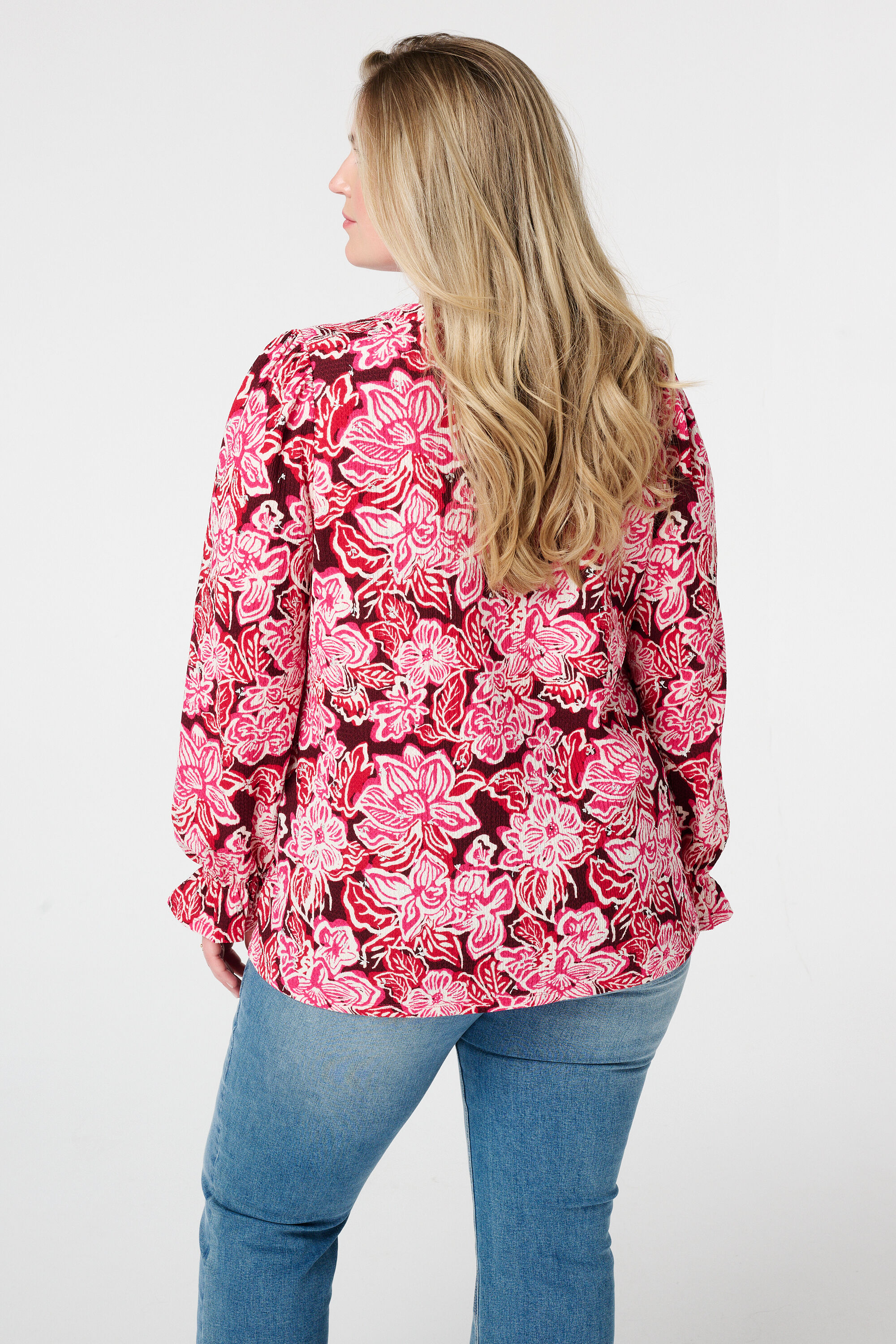 Top estampado y con textura image number 3