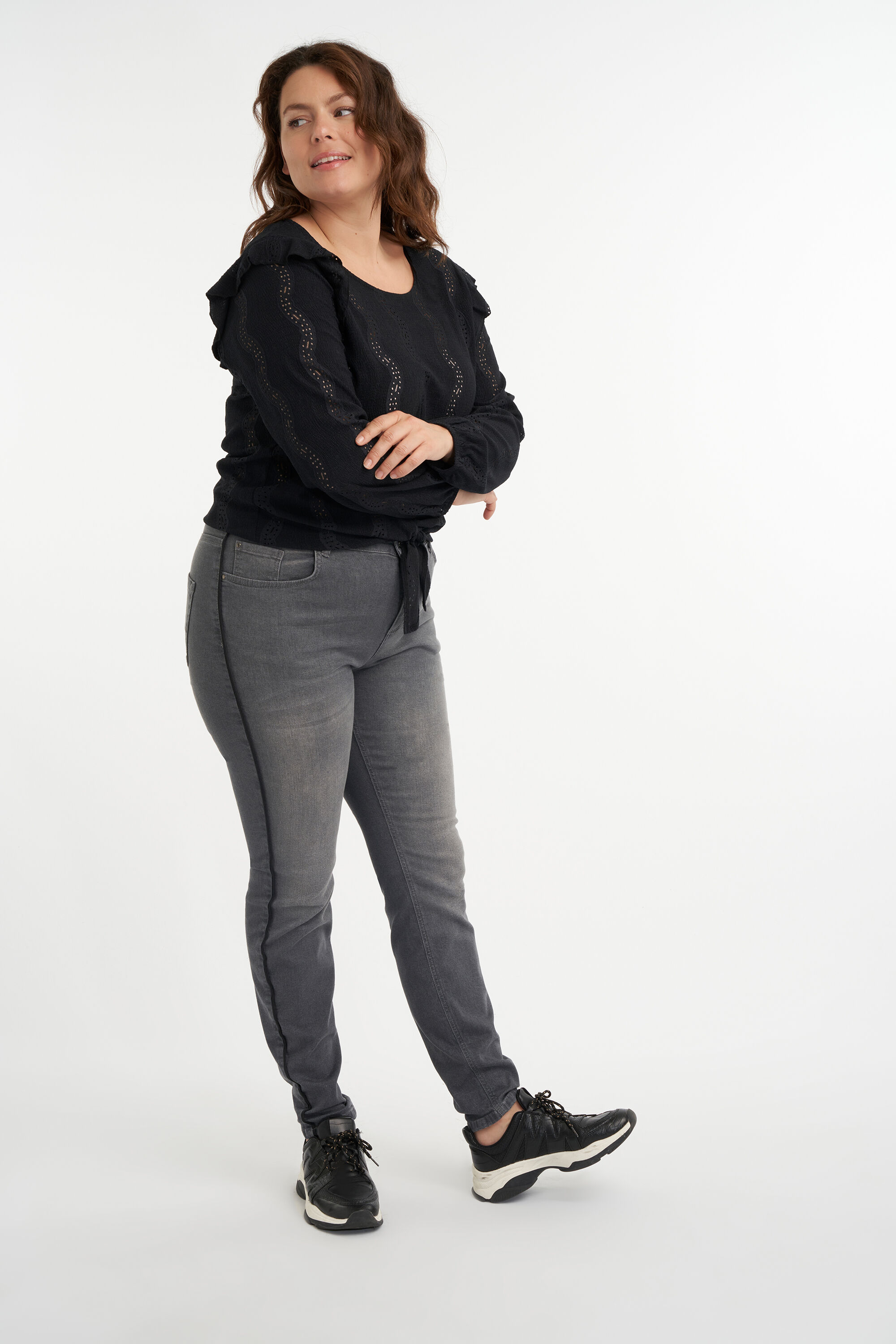 Vaqueros con remate en los laterales image number 4