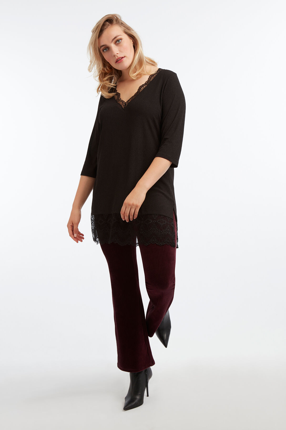 Top con encaje image number 4