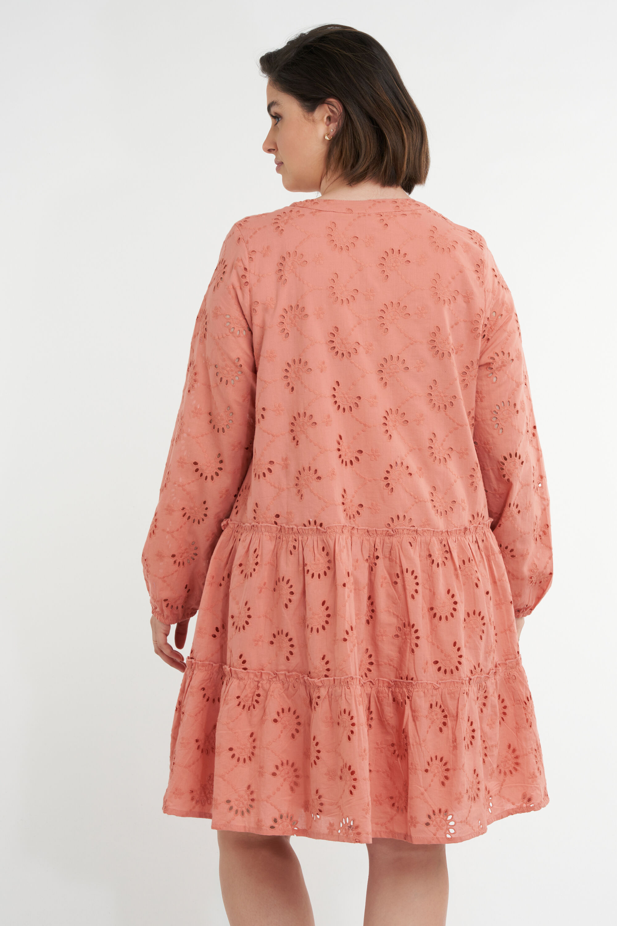 Vestido con volantes y corte en A image number 4