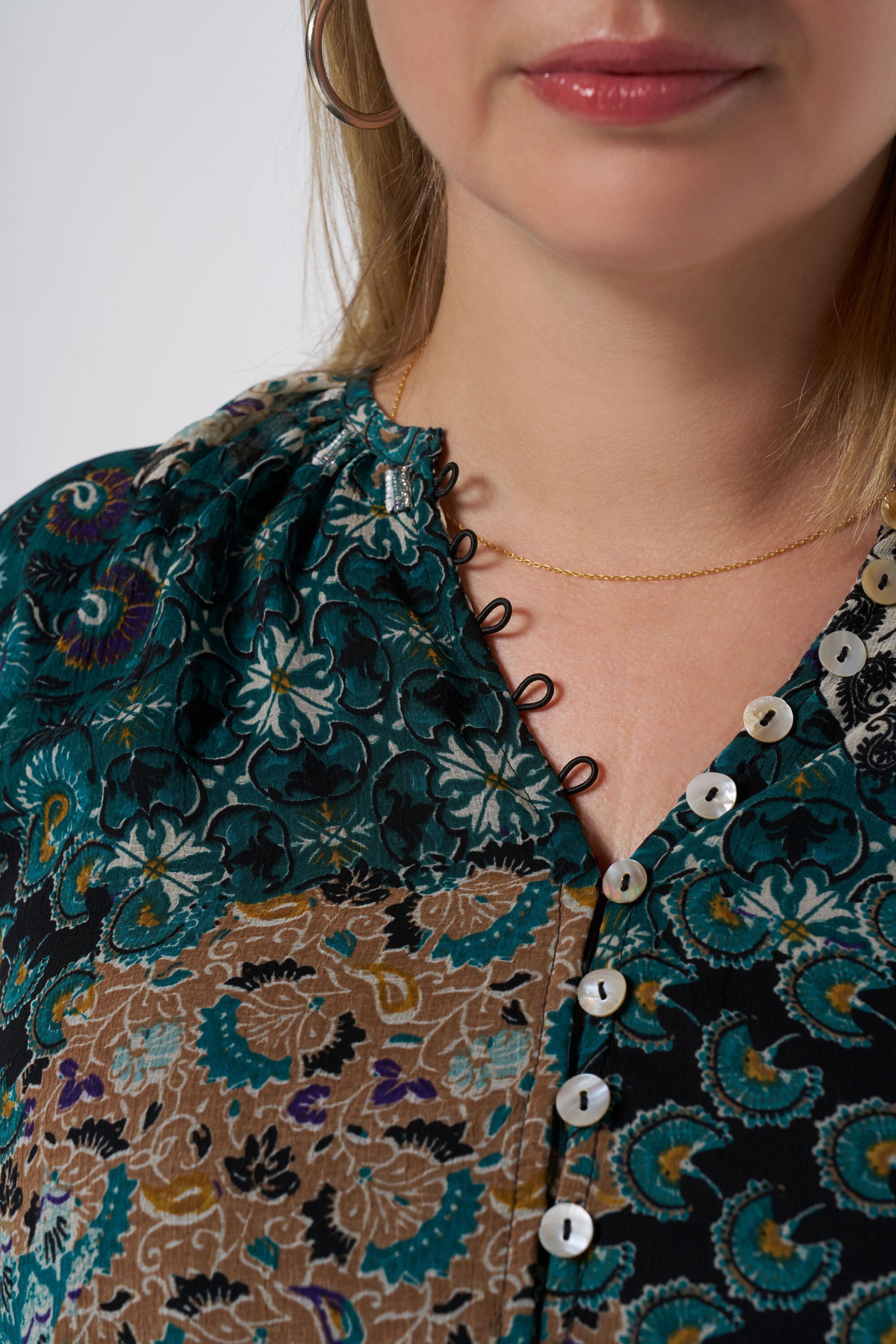 Blusa con estampado image number 4