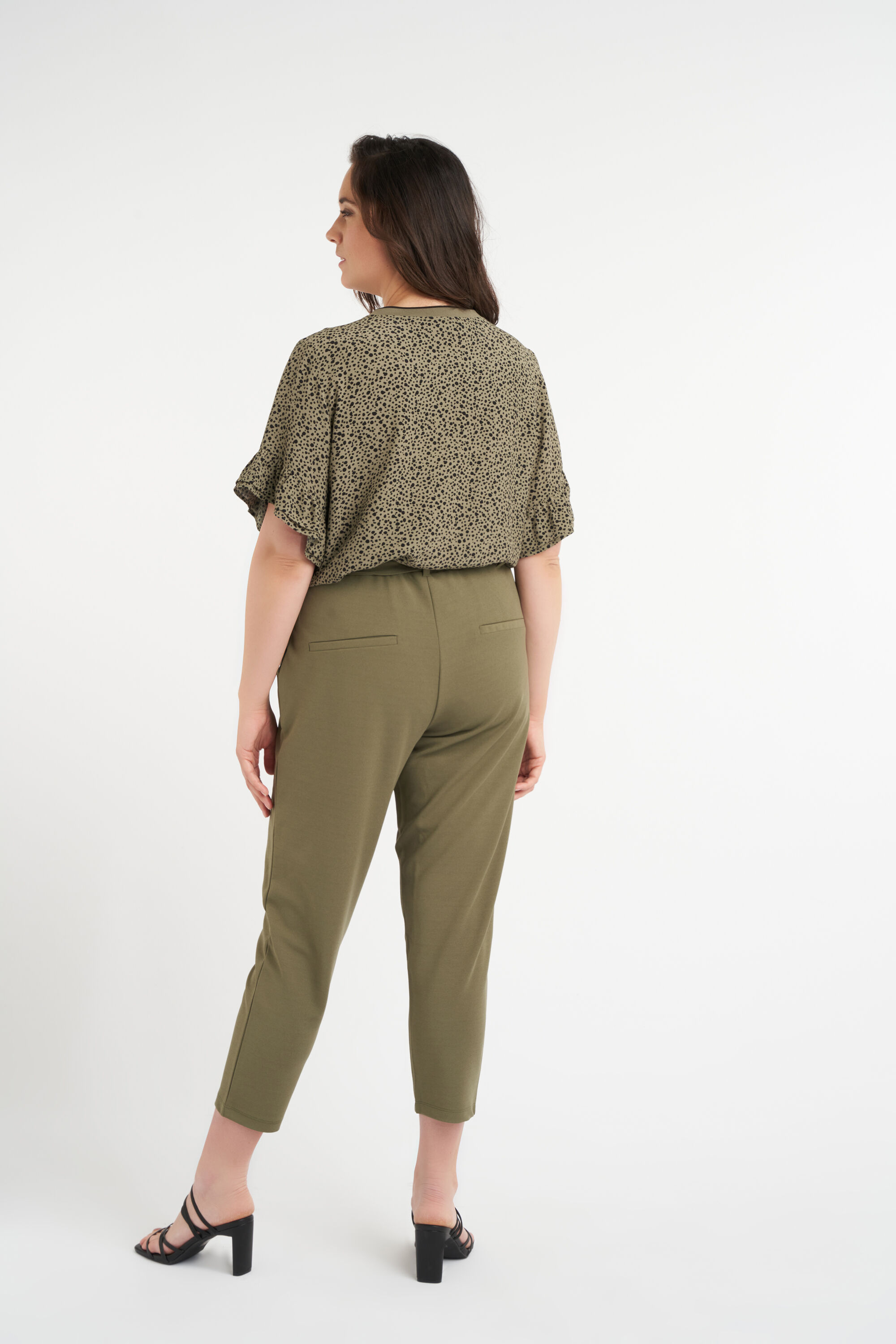 Pantalones con cinto image number 3