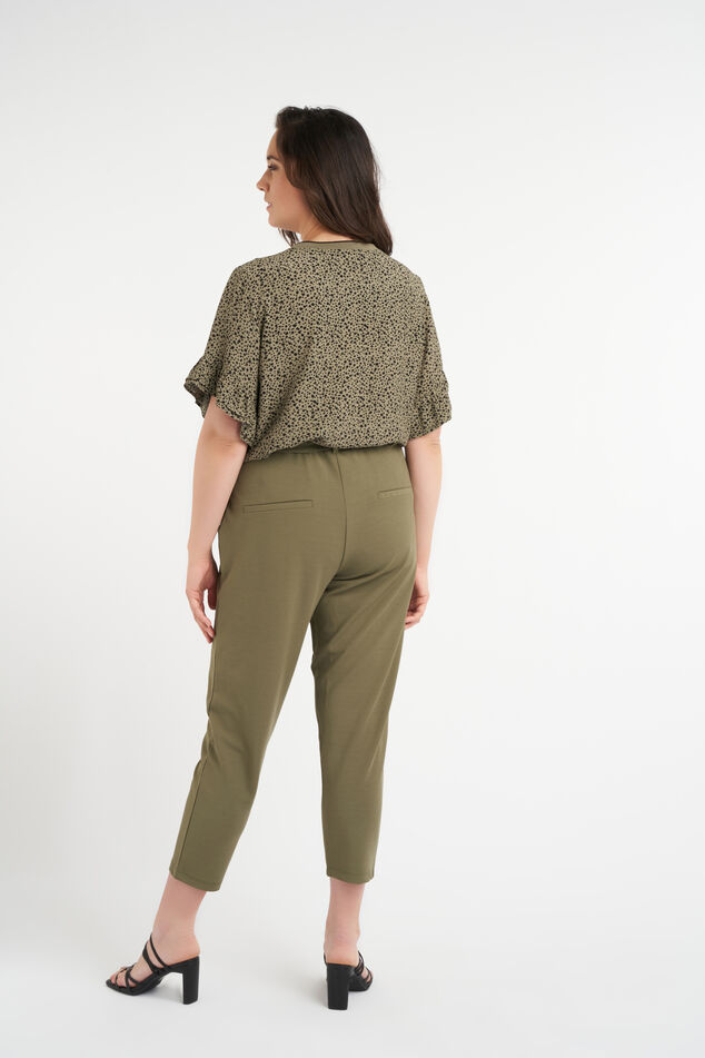 Pantalones con cinto image number 3