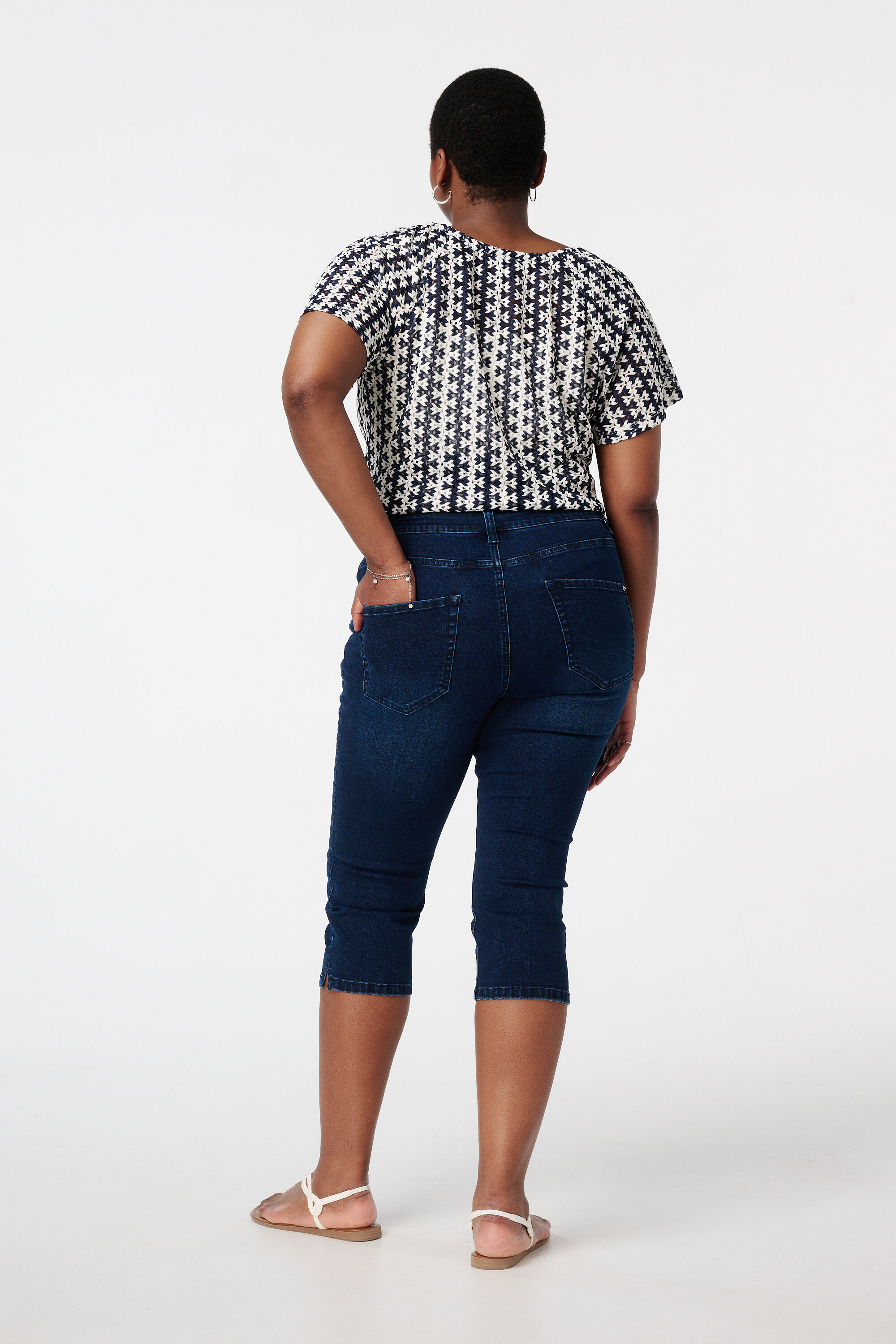 Vaqueros capri el&aacute;sticos image number 3