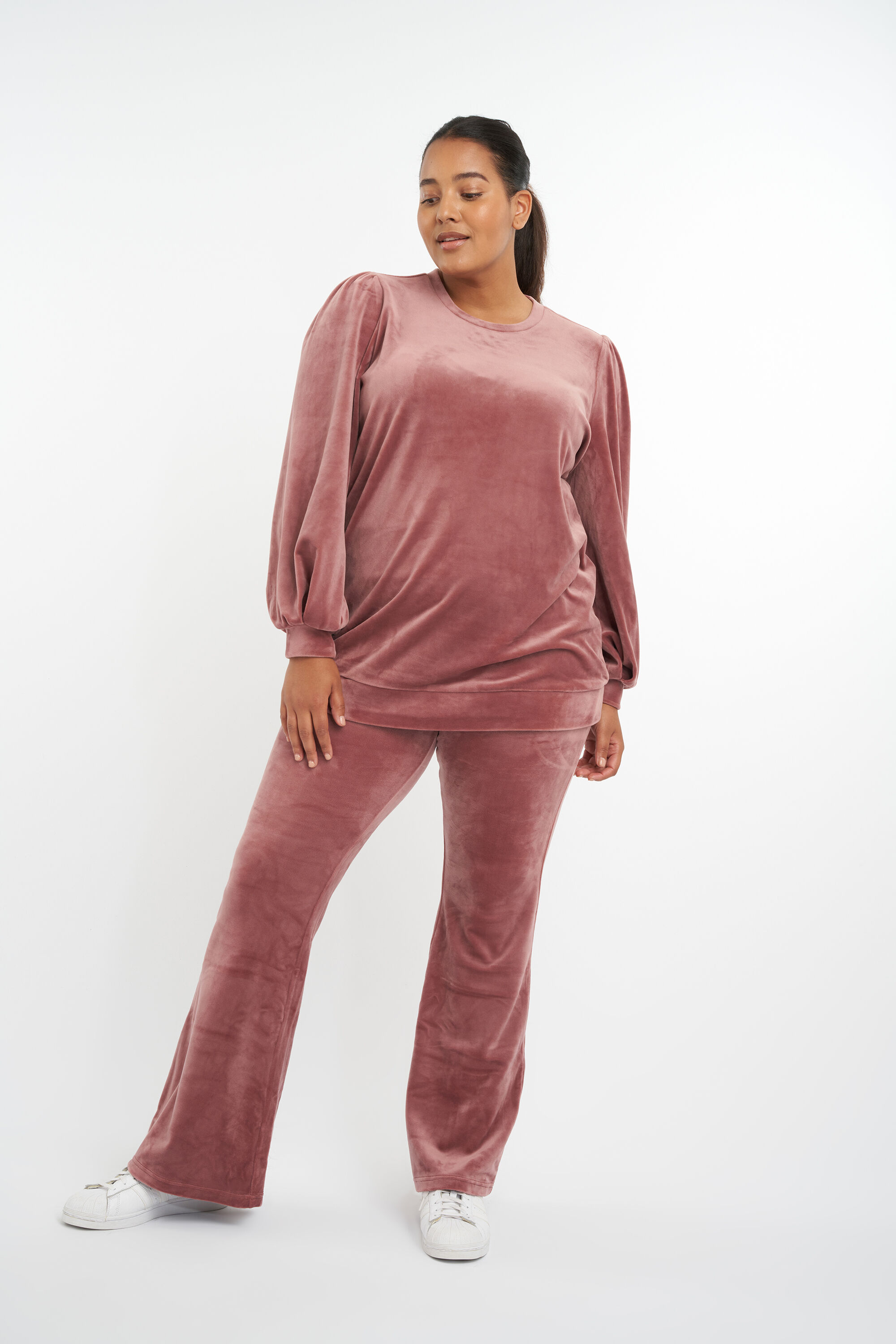 Su&eacute;ter de terciopelo  image number 5