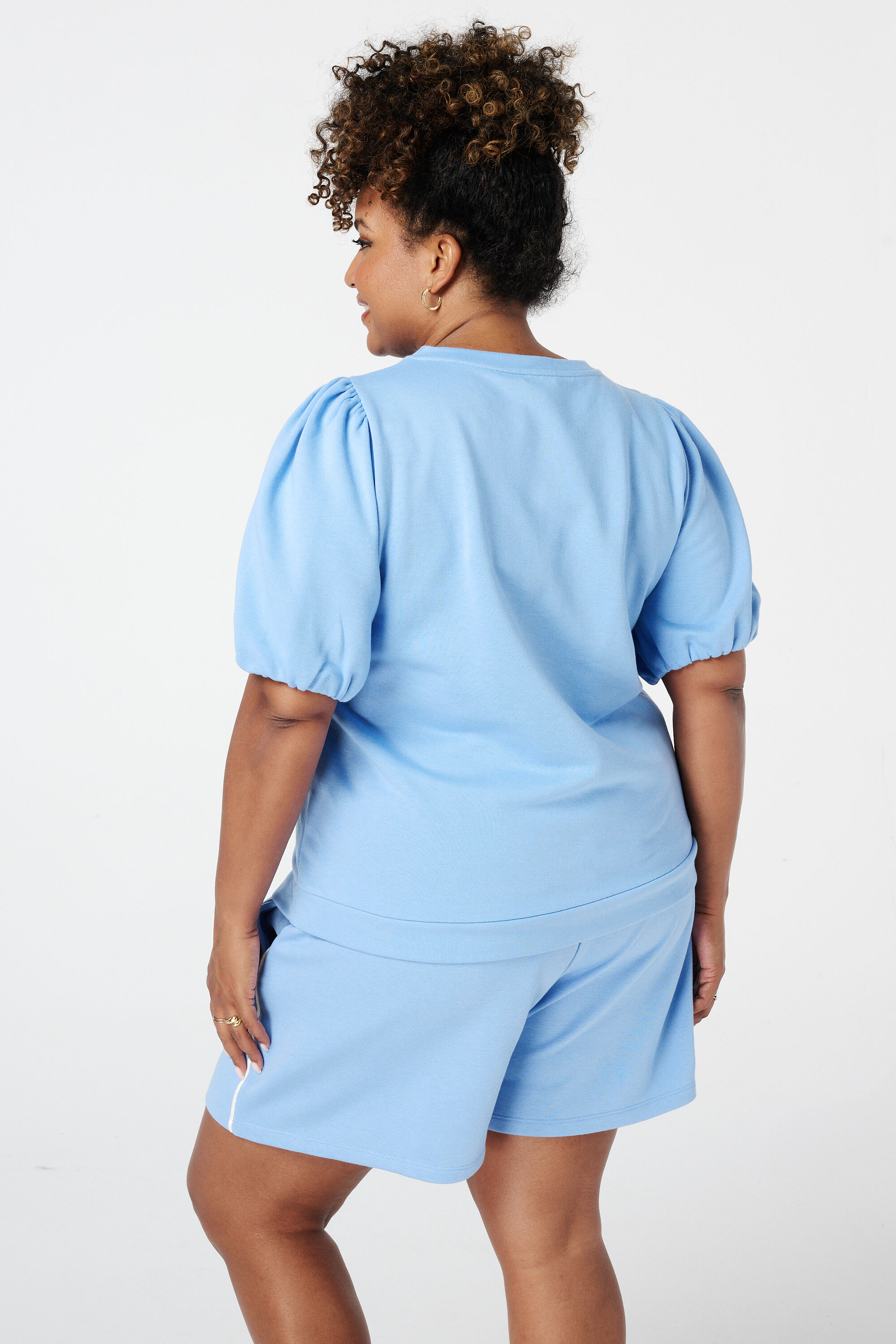 Sudadera con mangas abullonadas image number 3