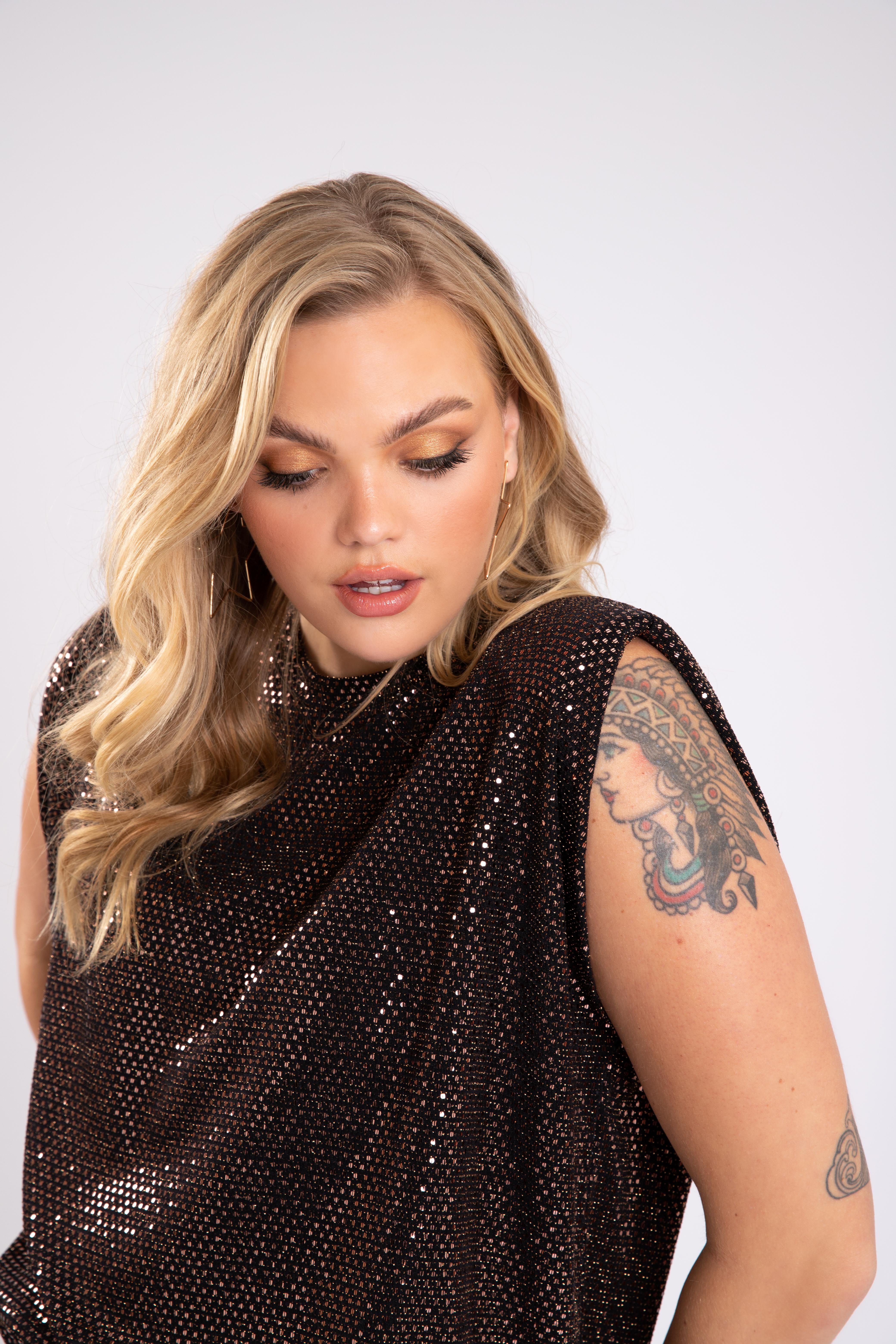 Top sin mangas con hombreras image number 7