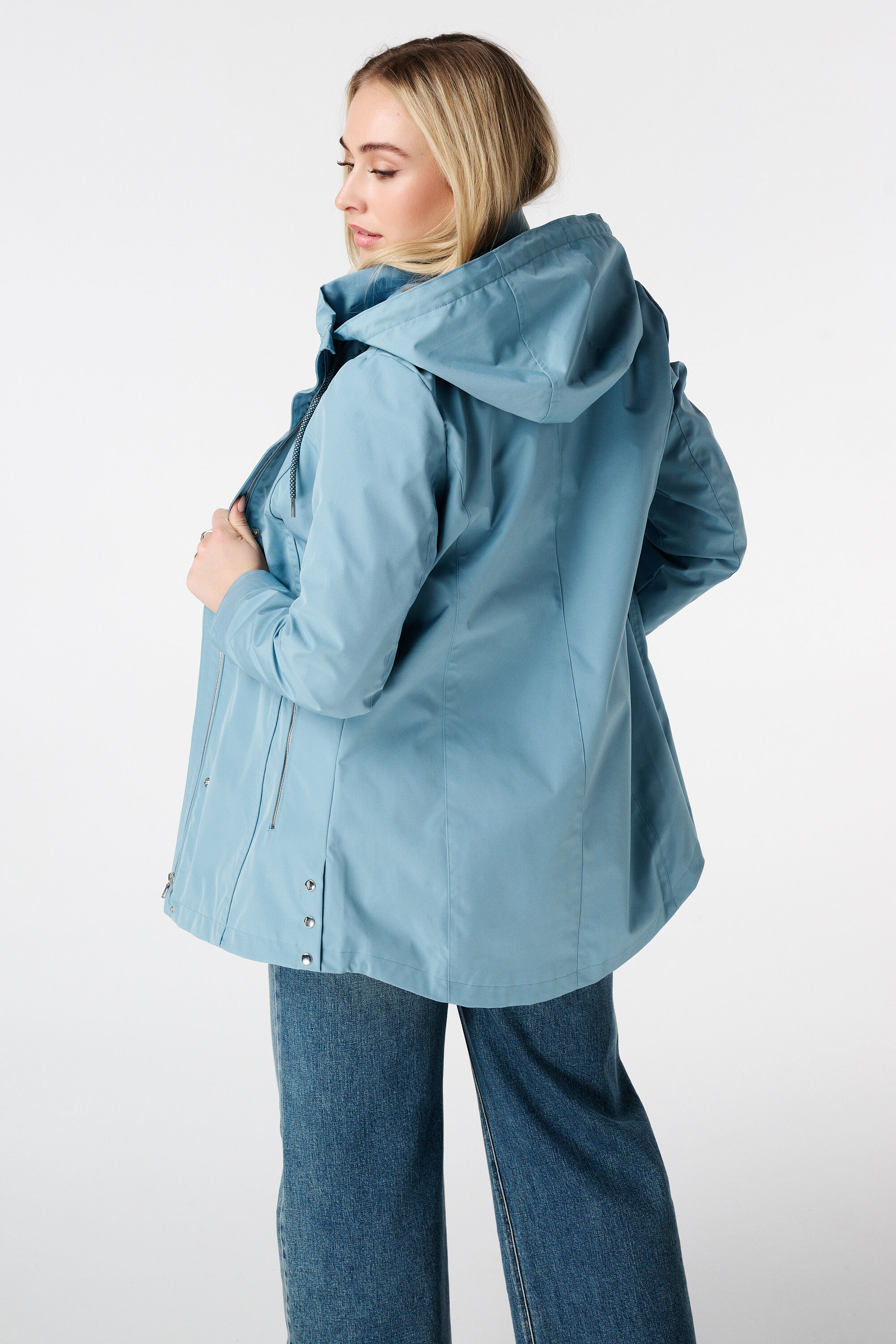 Chaqueta con capucha image number 3