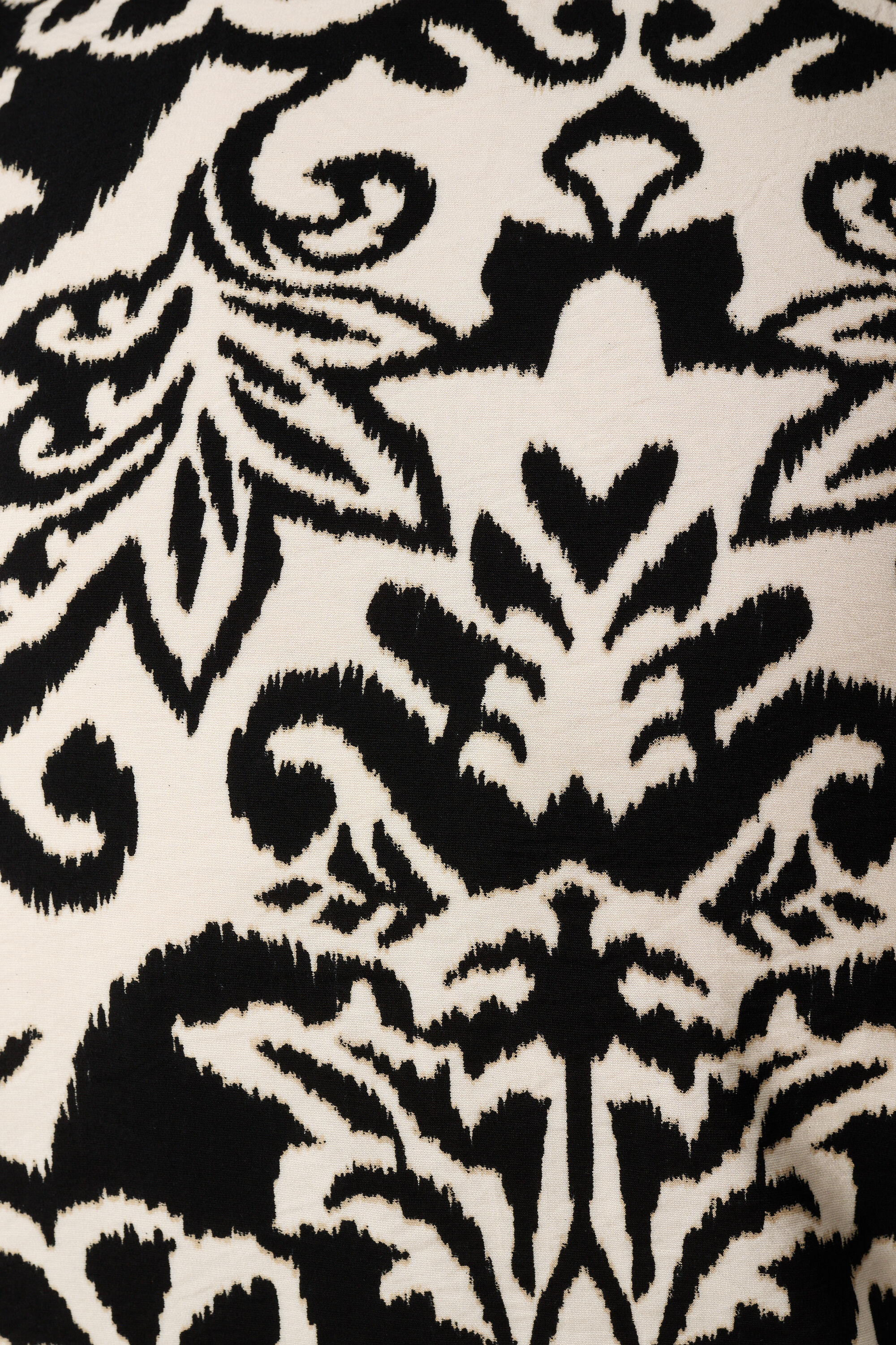 Blusa con un lazo decorativo image number 6