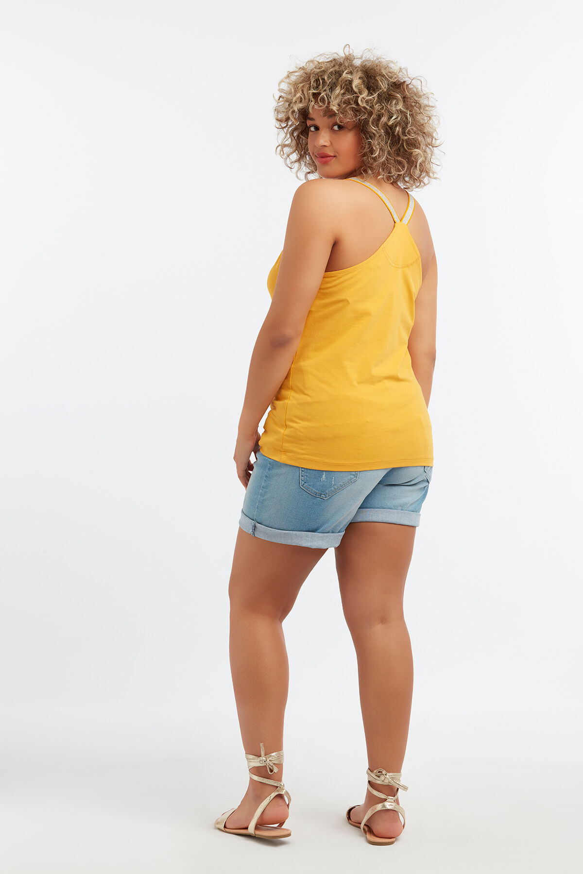 Top sin mangas con tirantes cruzados image number 1