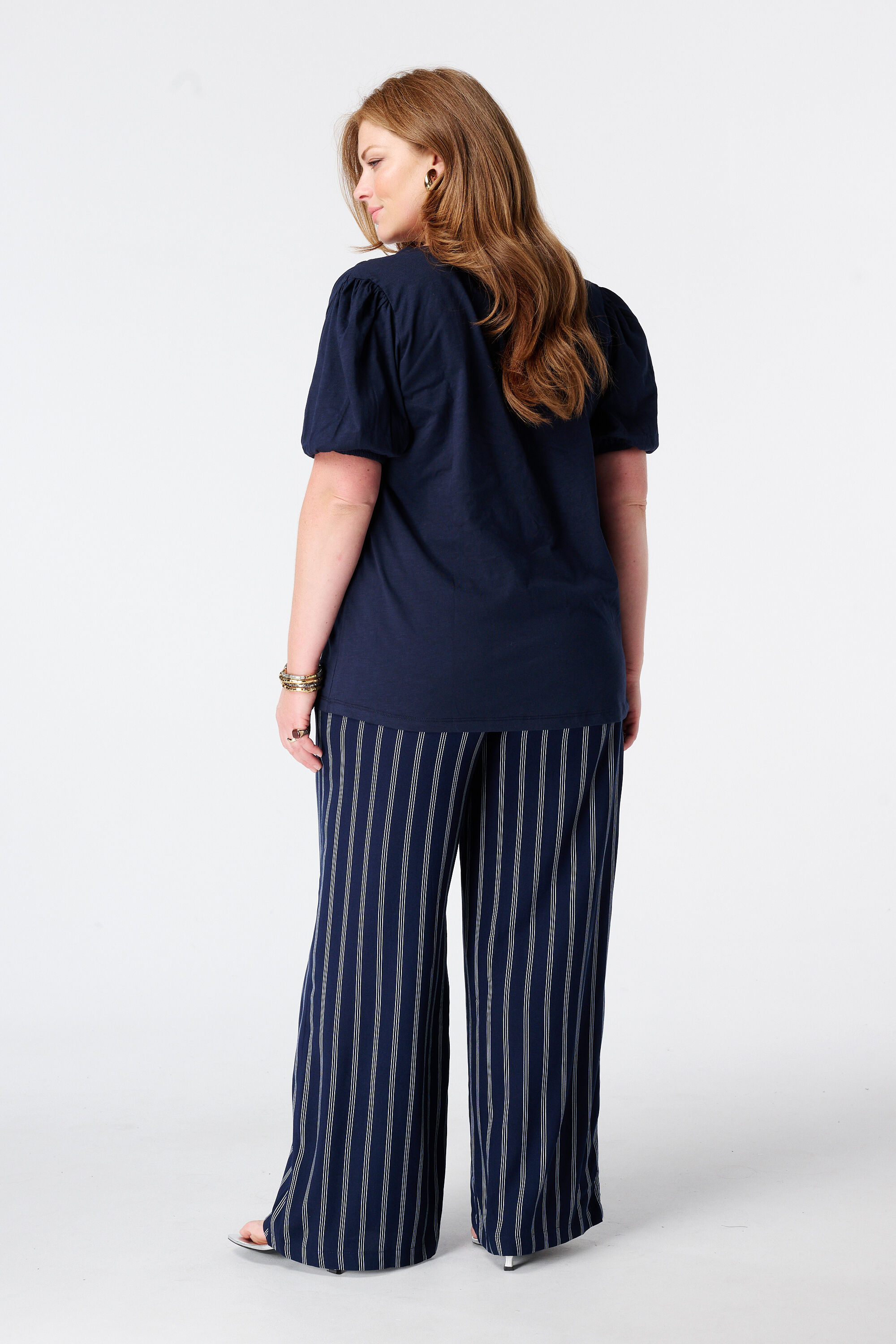 Pantal&oacute;n wide leg con estampado image number 3