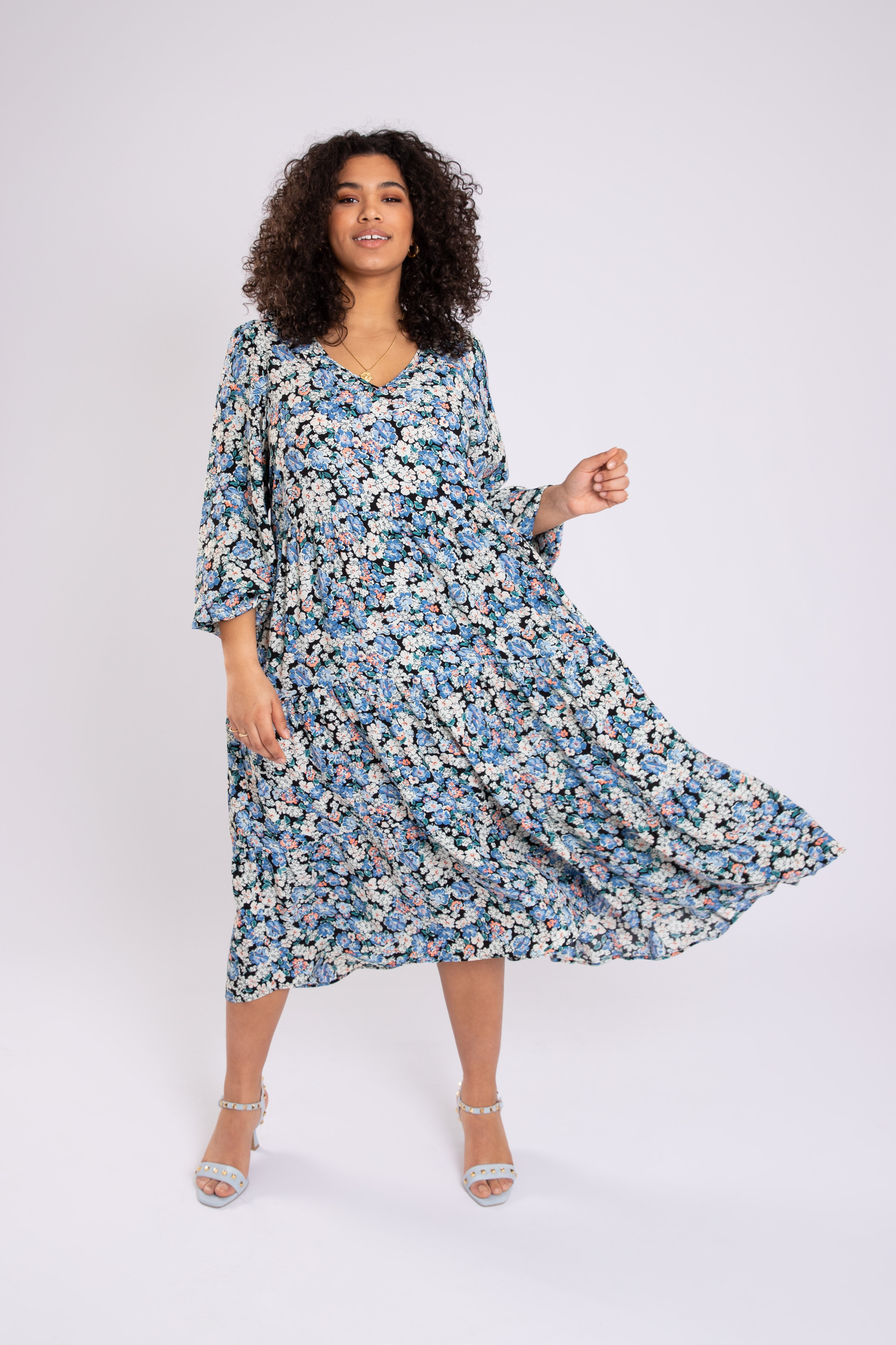 Vestido con estampado  image number 5