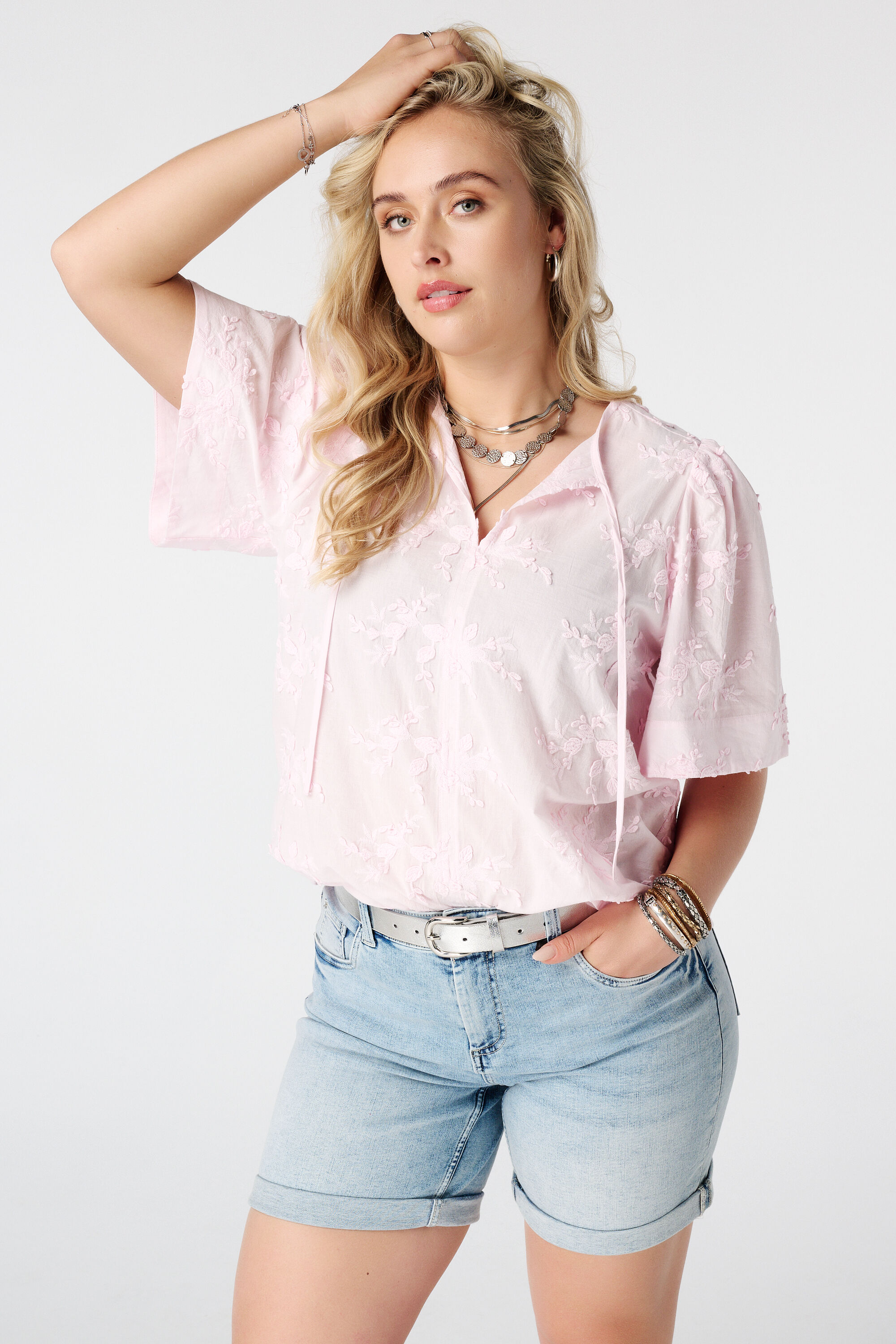 Blusa de algod&oacute;n con bordado image number 0