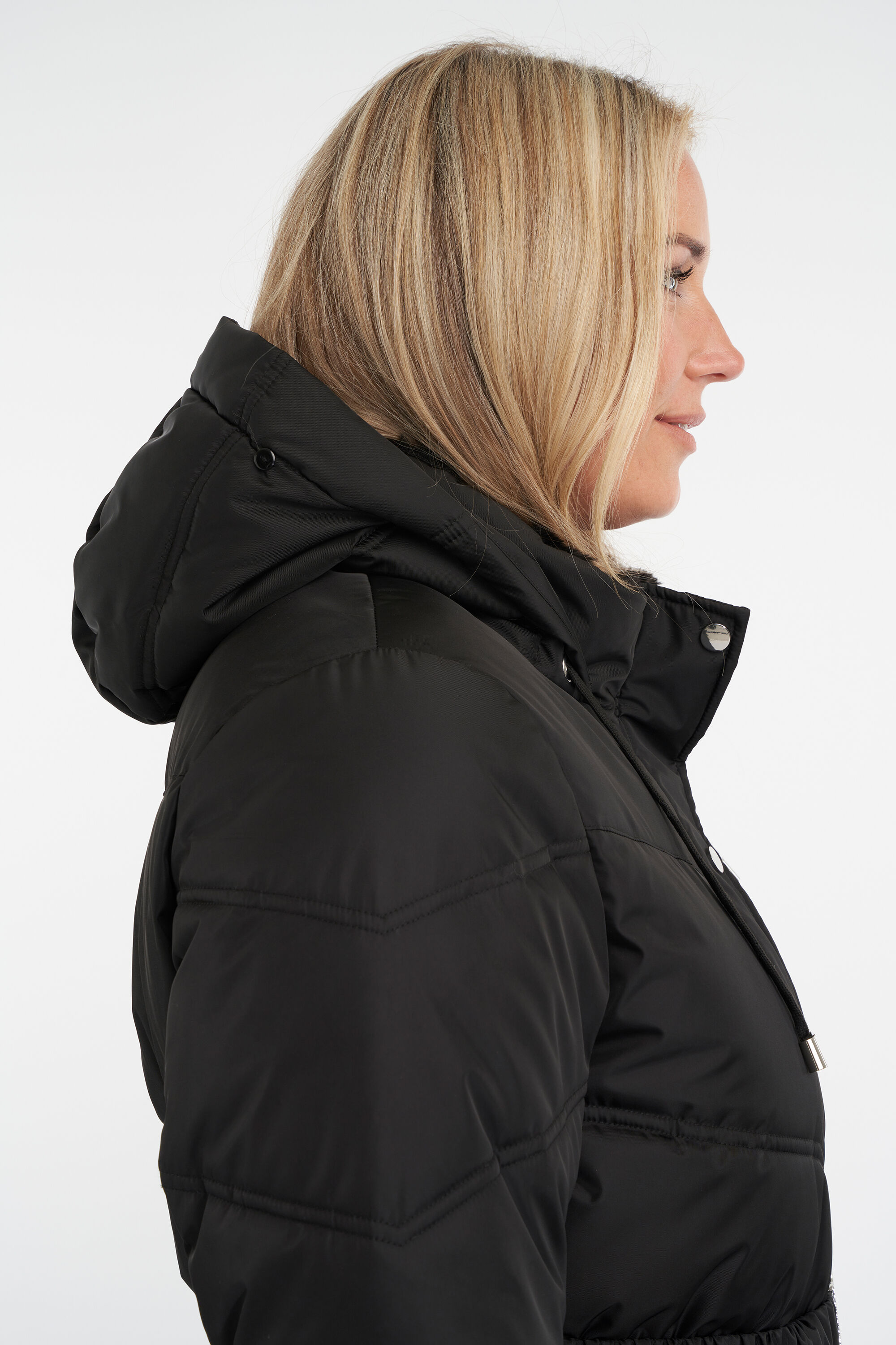 Abrigo acolchado con cintur&oacute;n image number 7