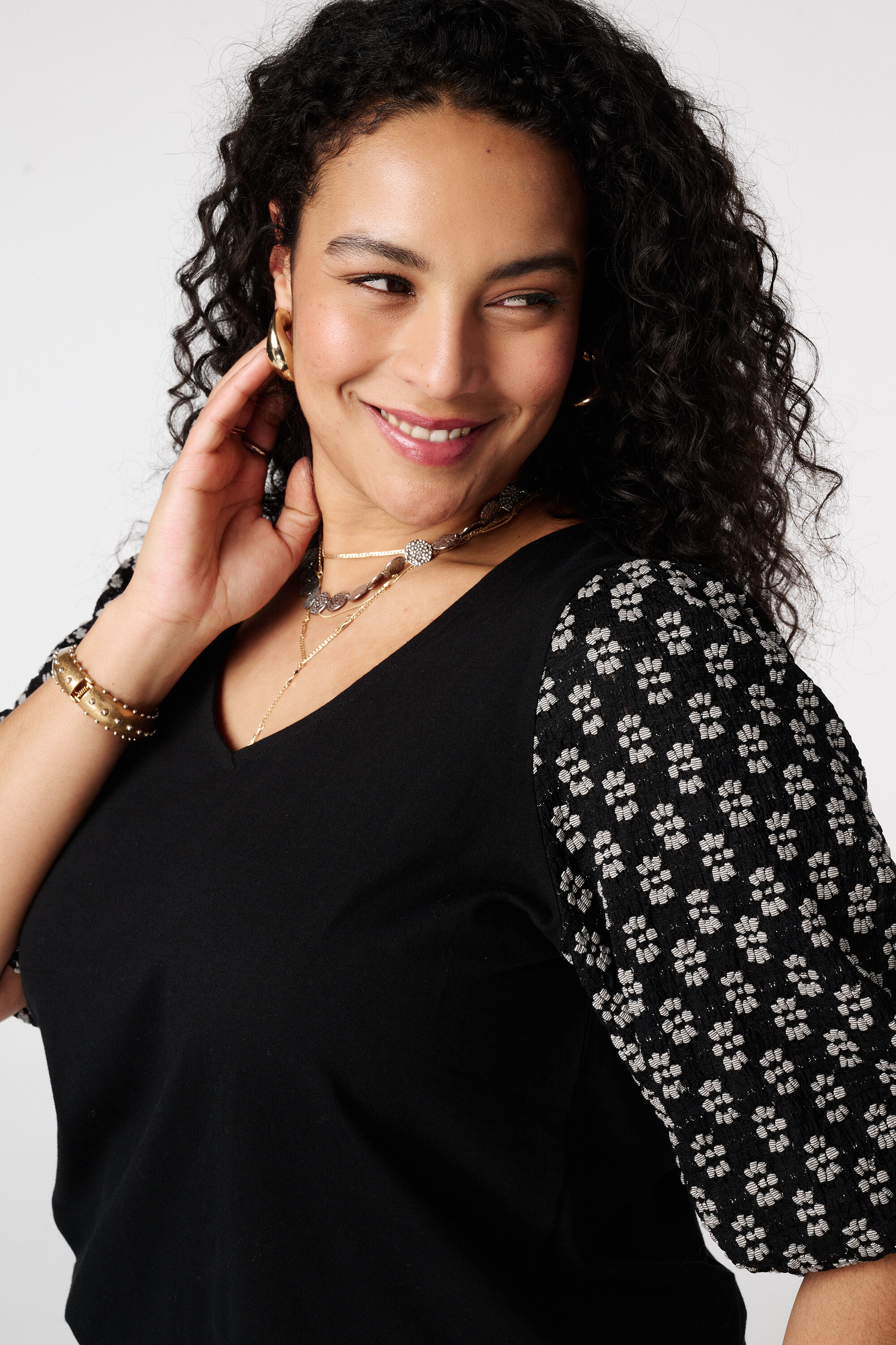 Top con mangas abullonadas image number 4