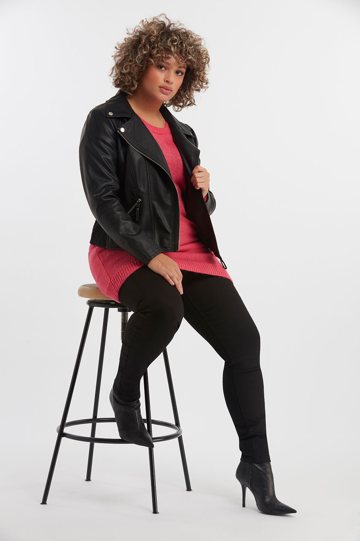 Chaqueta motera de cuero sint&eacute;tico image number 4