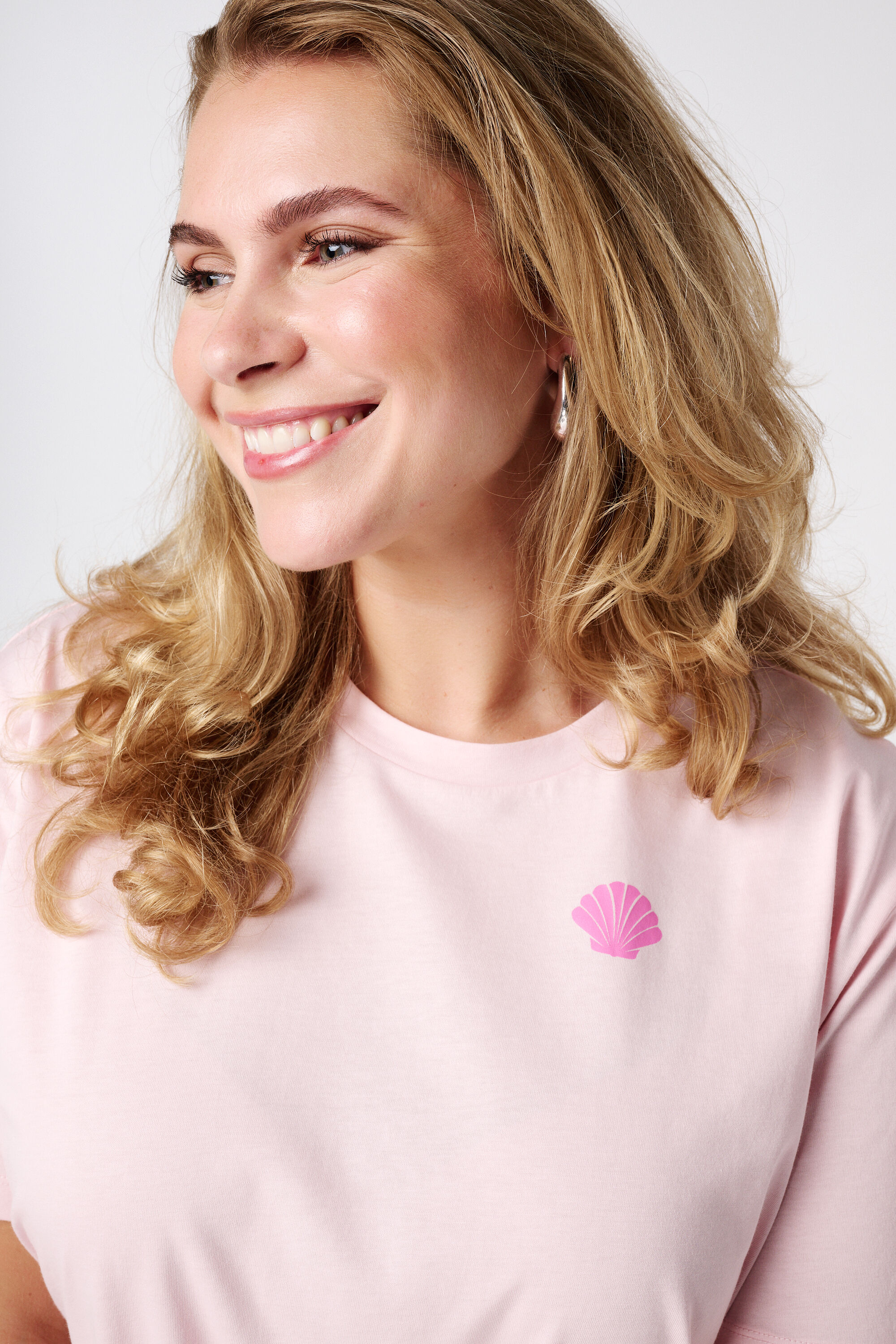 Camiseta con estampado veraniego image number 4