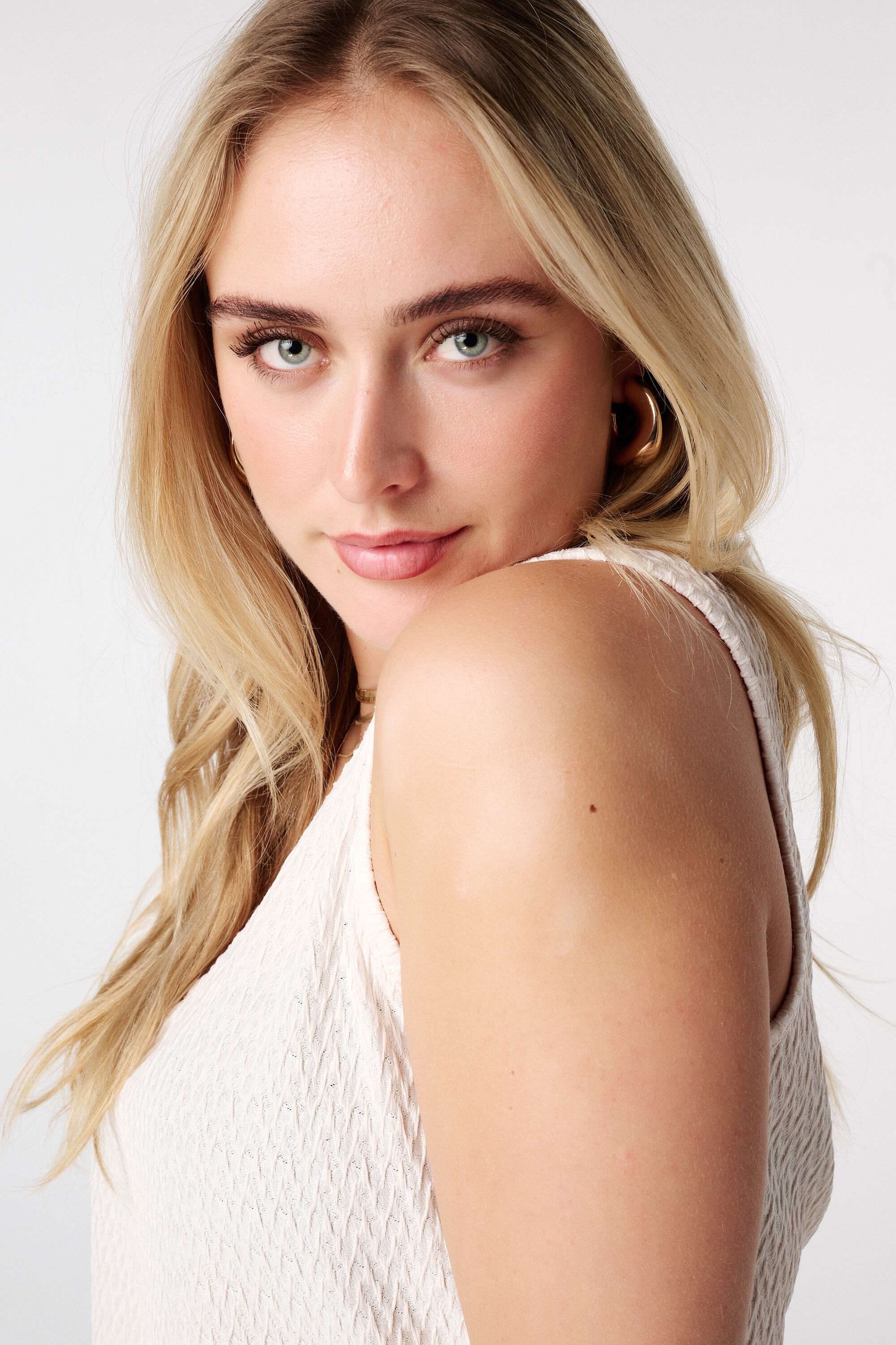 Top sin mangas con textura image number 4