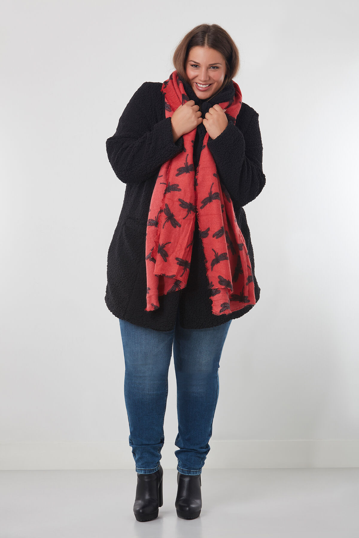 Bufanda con estampado de animal image number 3