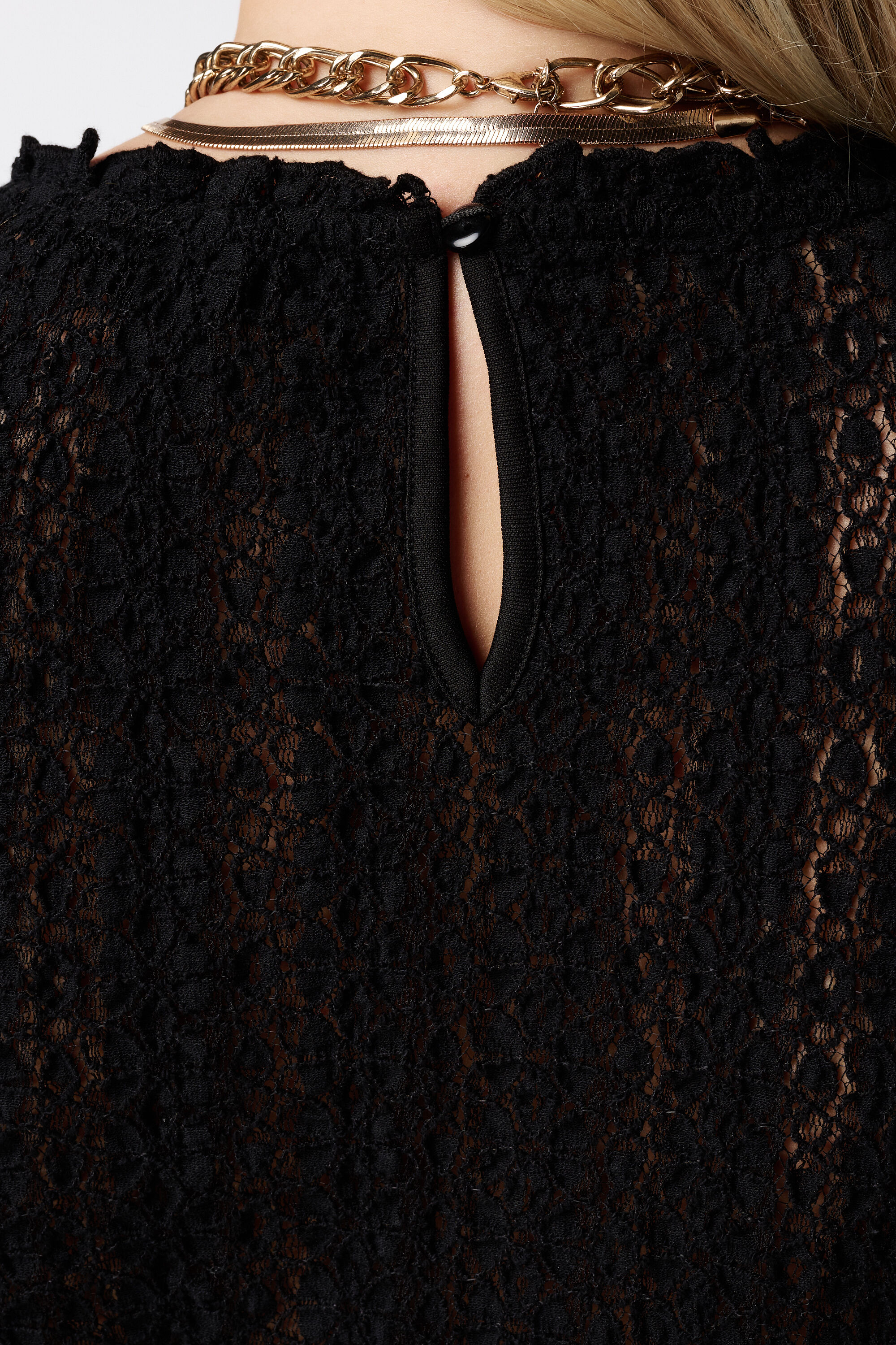 Top de encaje con mangas acampanadas image number 6