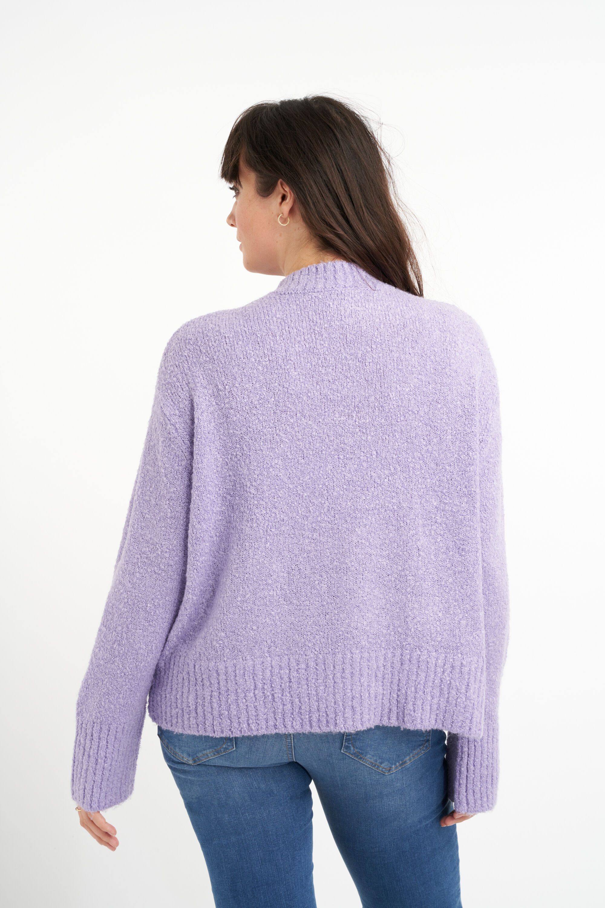 Su&eacute;ter con efecto bucl&eacute; image number 3