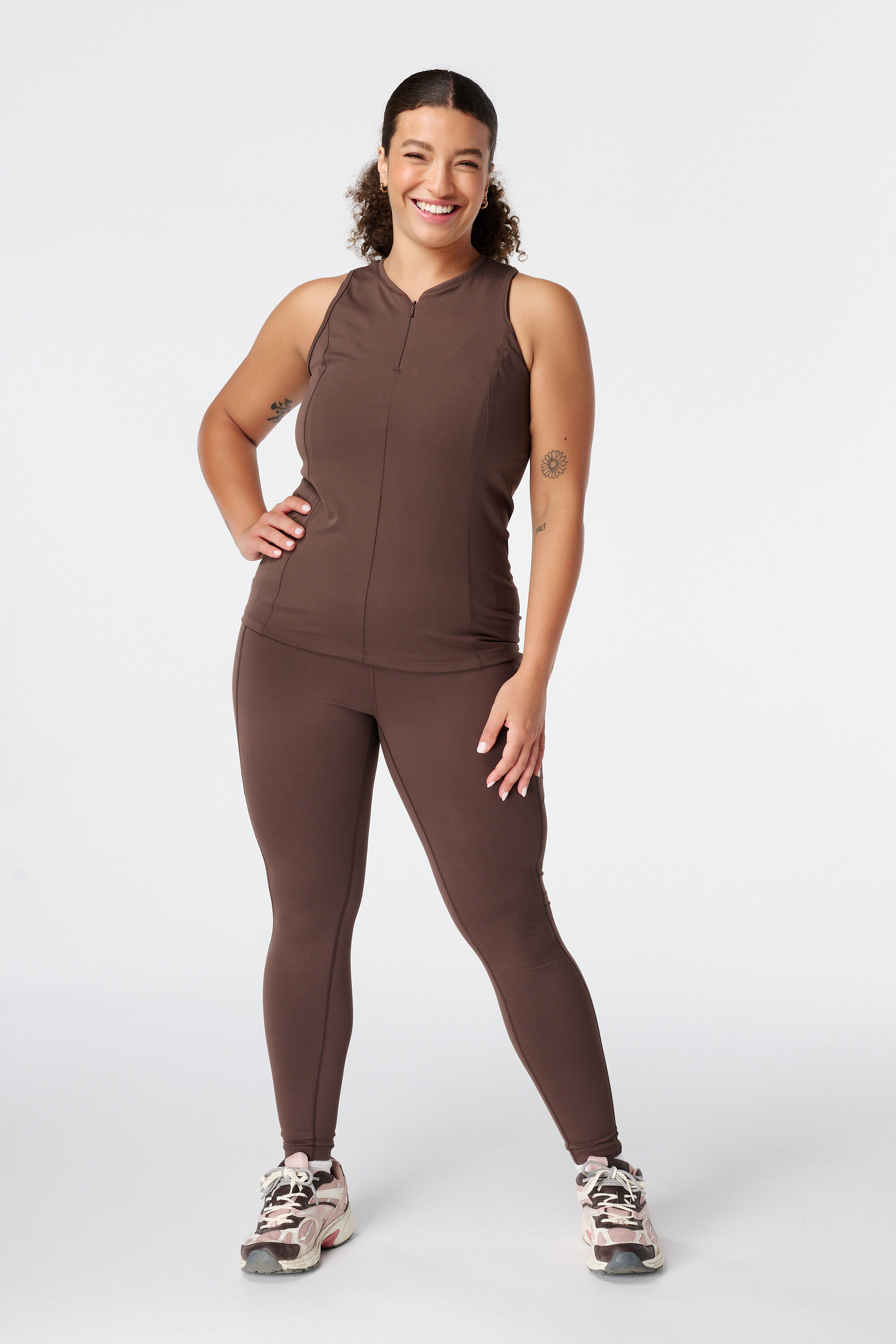 Legging deportivo con bolsillos laterales