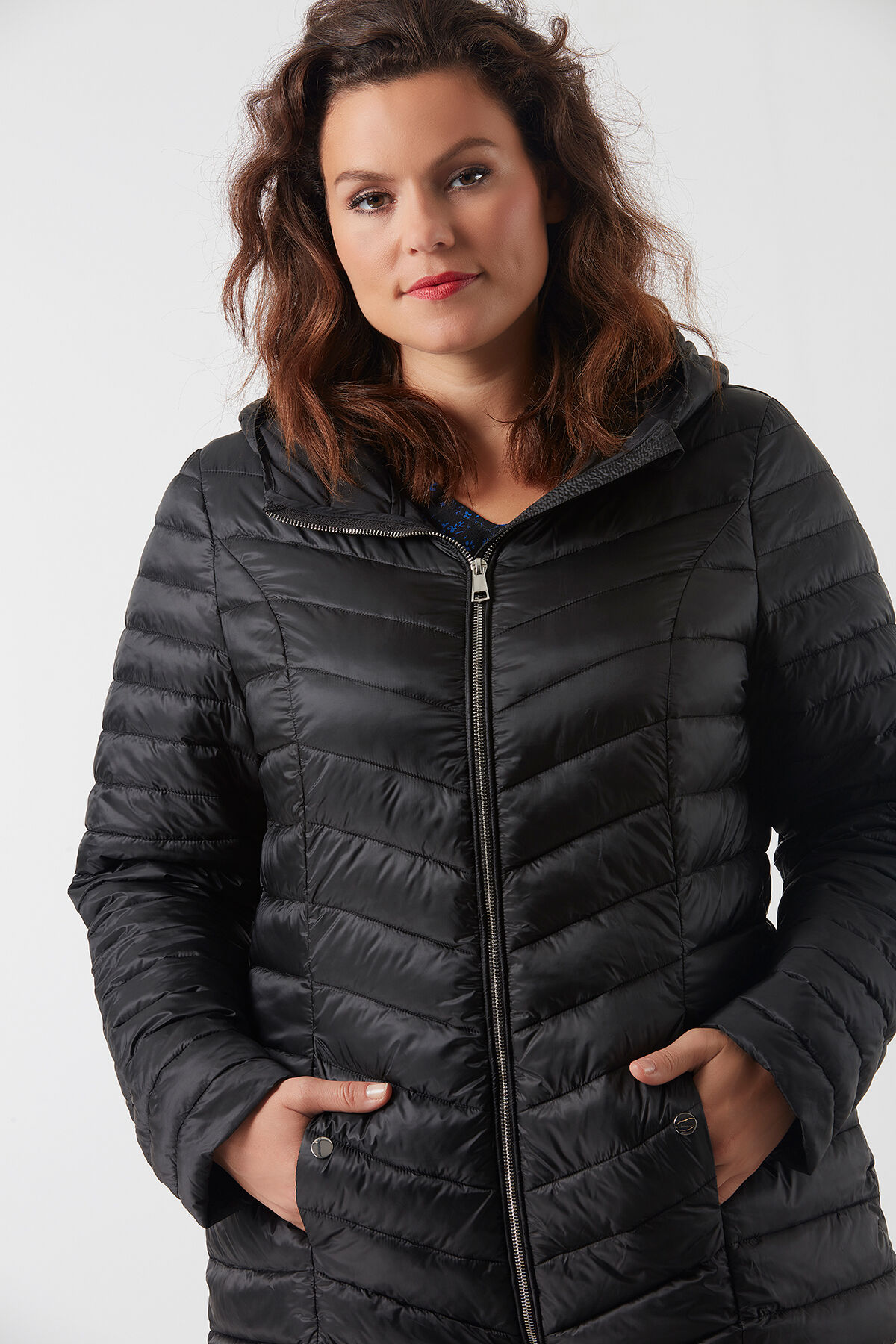 Abrigo ligeramente acolchado image number 3