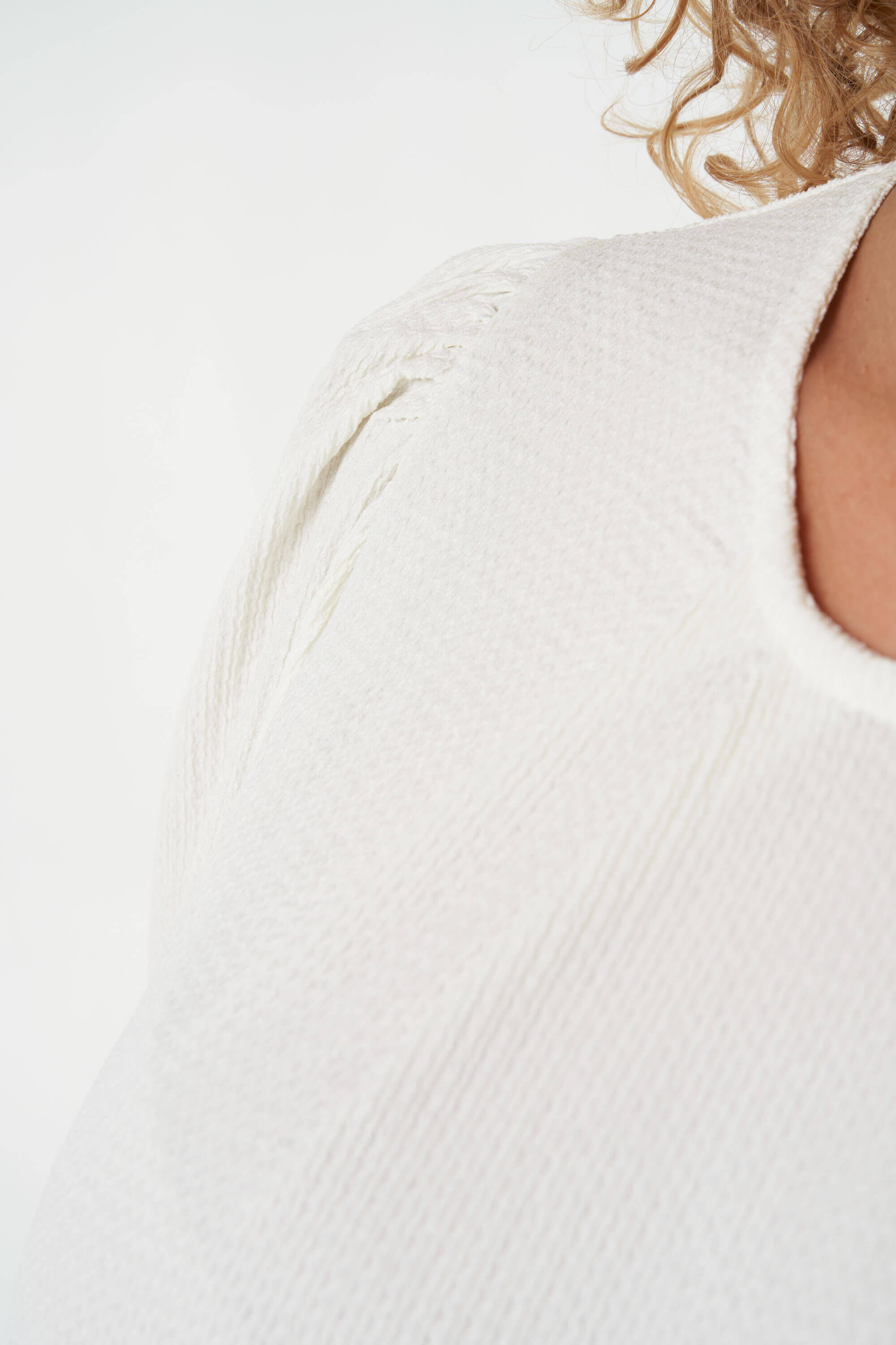 Top con corte globo image number 3