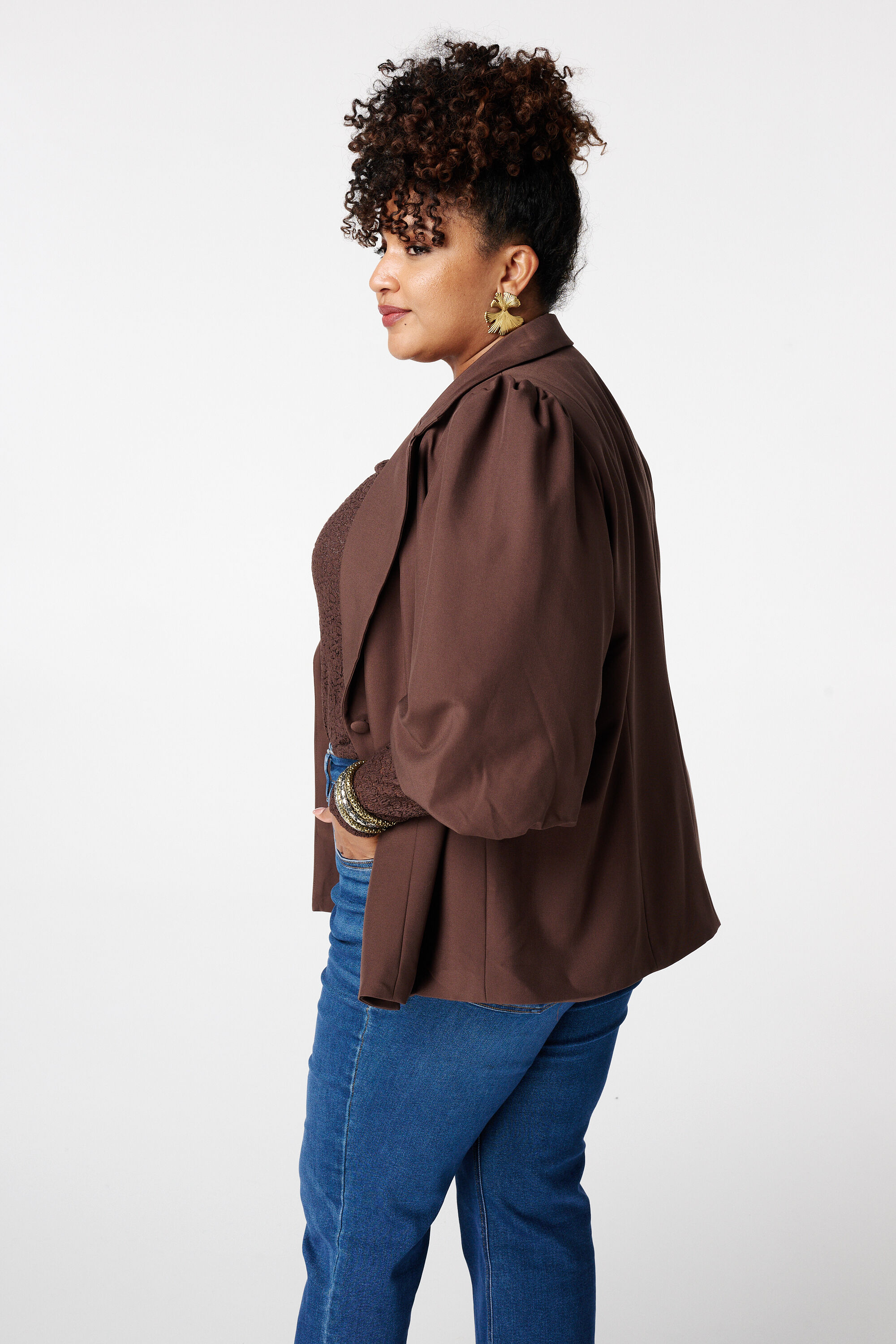 Blazer con mangas abullonadas cortas image number 3