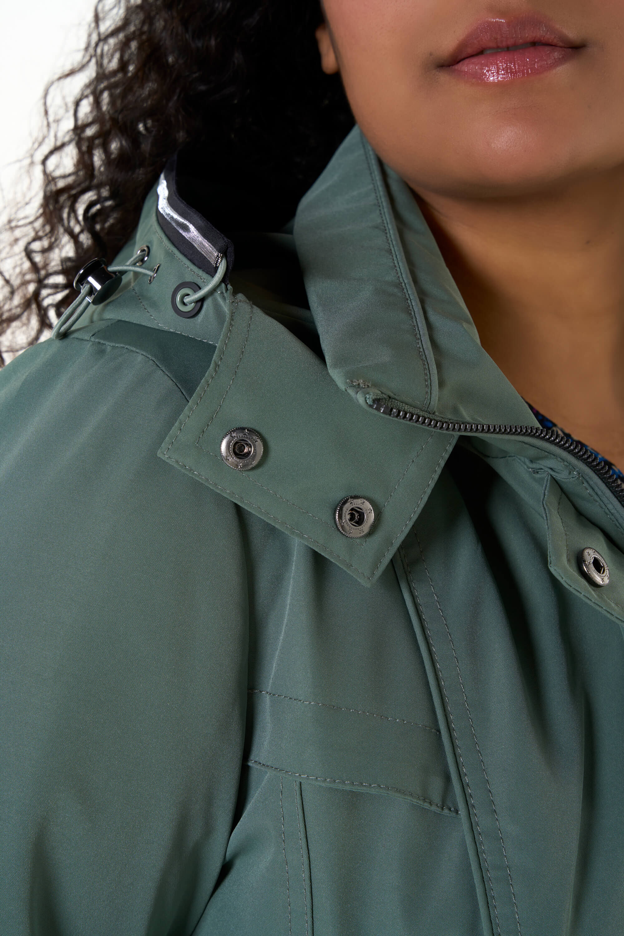 Abrigo ligero de softshell image number 4