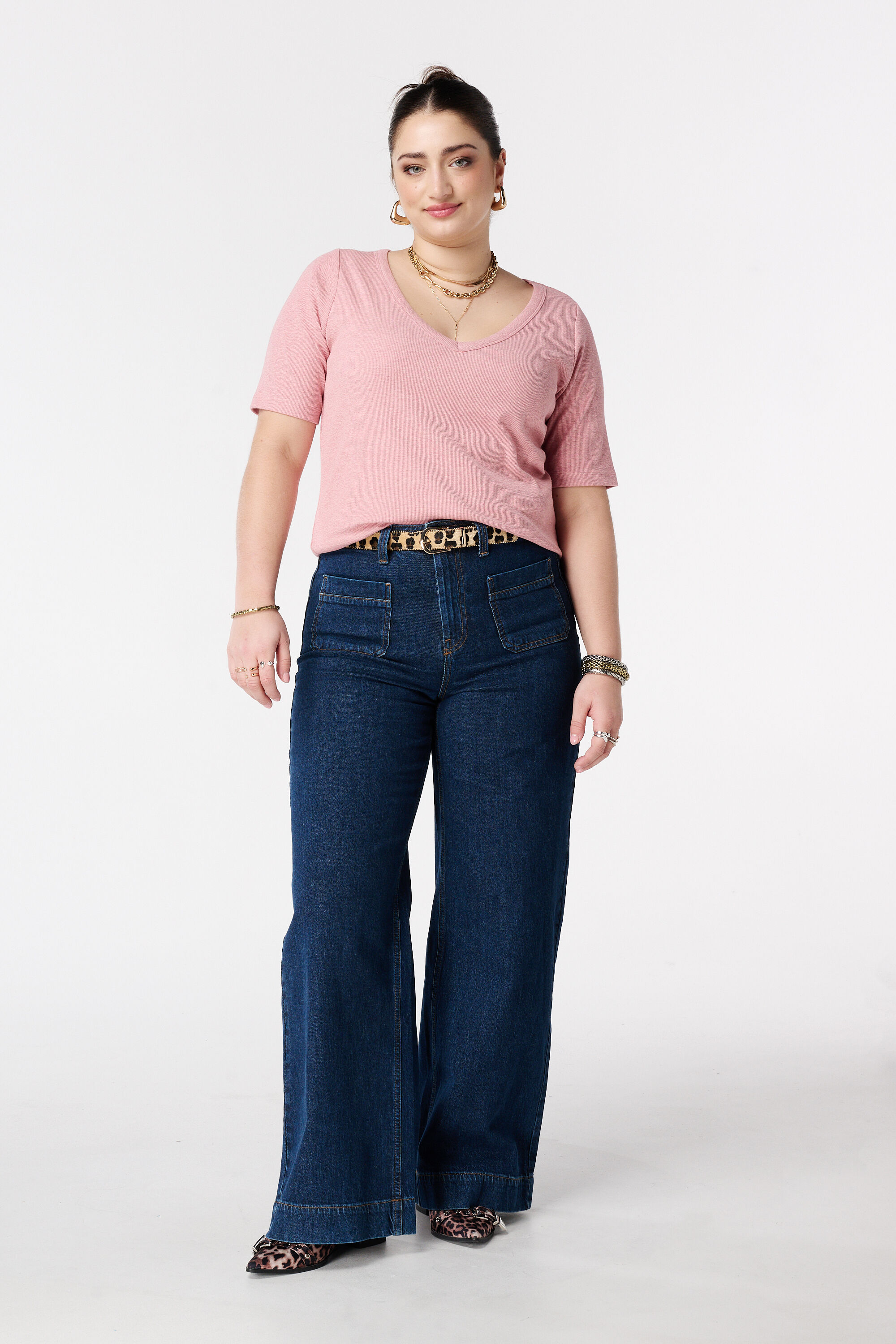 Top de canal&eacute; con escote en V image number 5