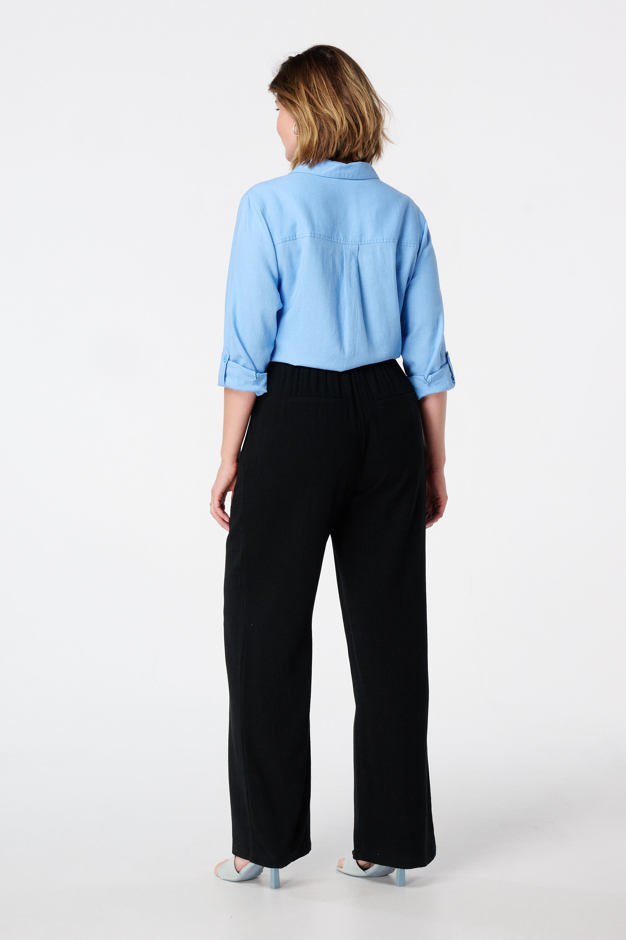 Pantalones de lino image number 3