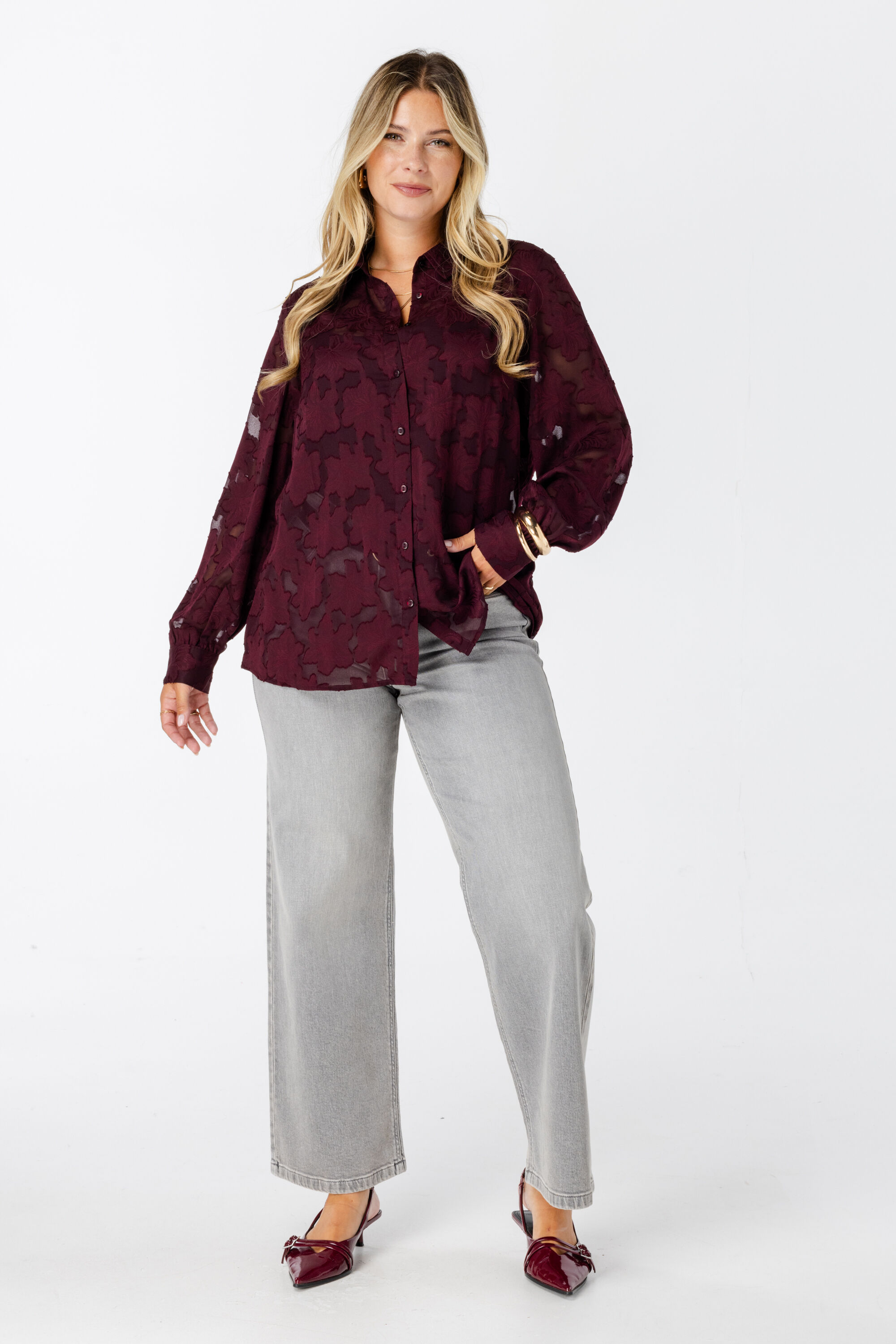 Blusa con detalles bordados image number 6