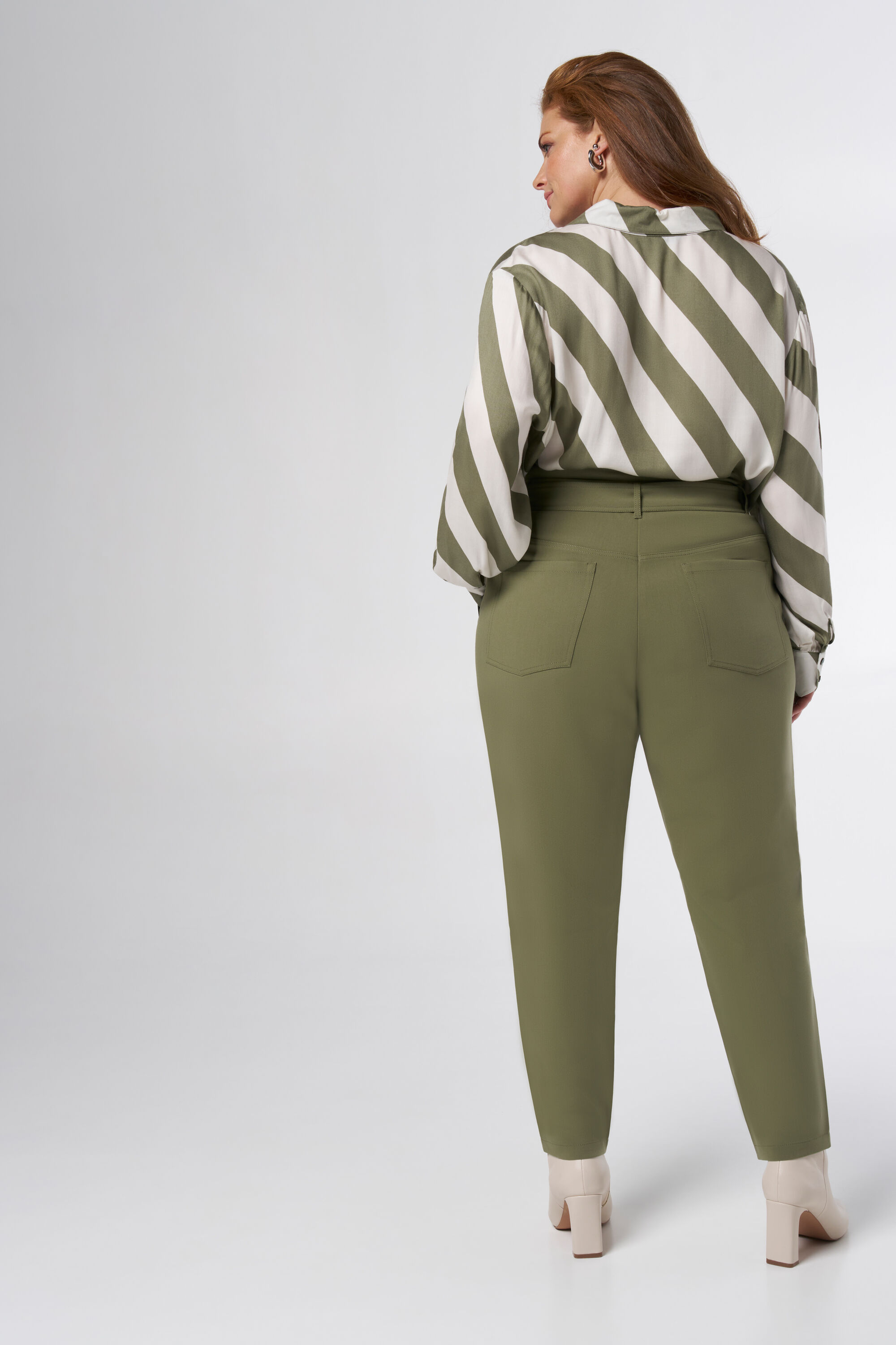 Pantalones Paperbag con cinto image number 3