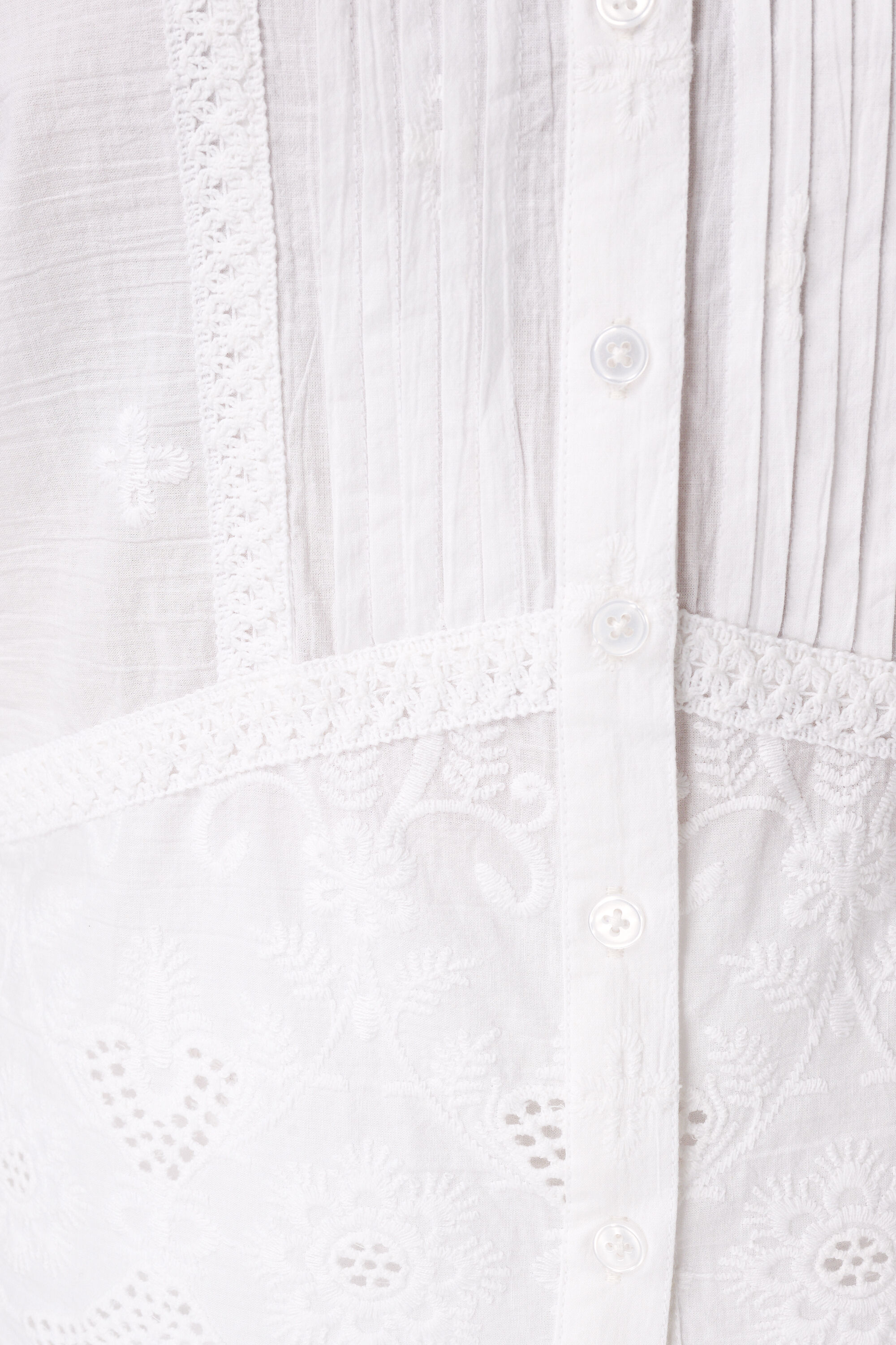 Blusa sin mangas con bordado image number 6