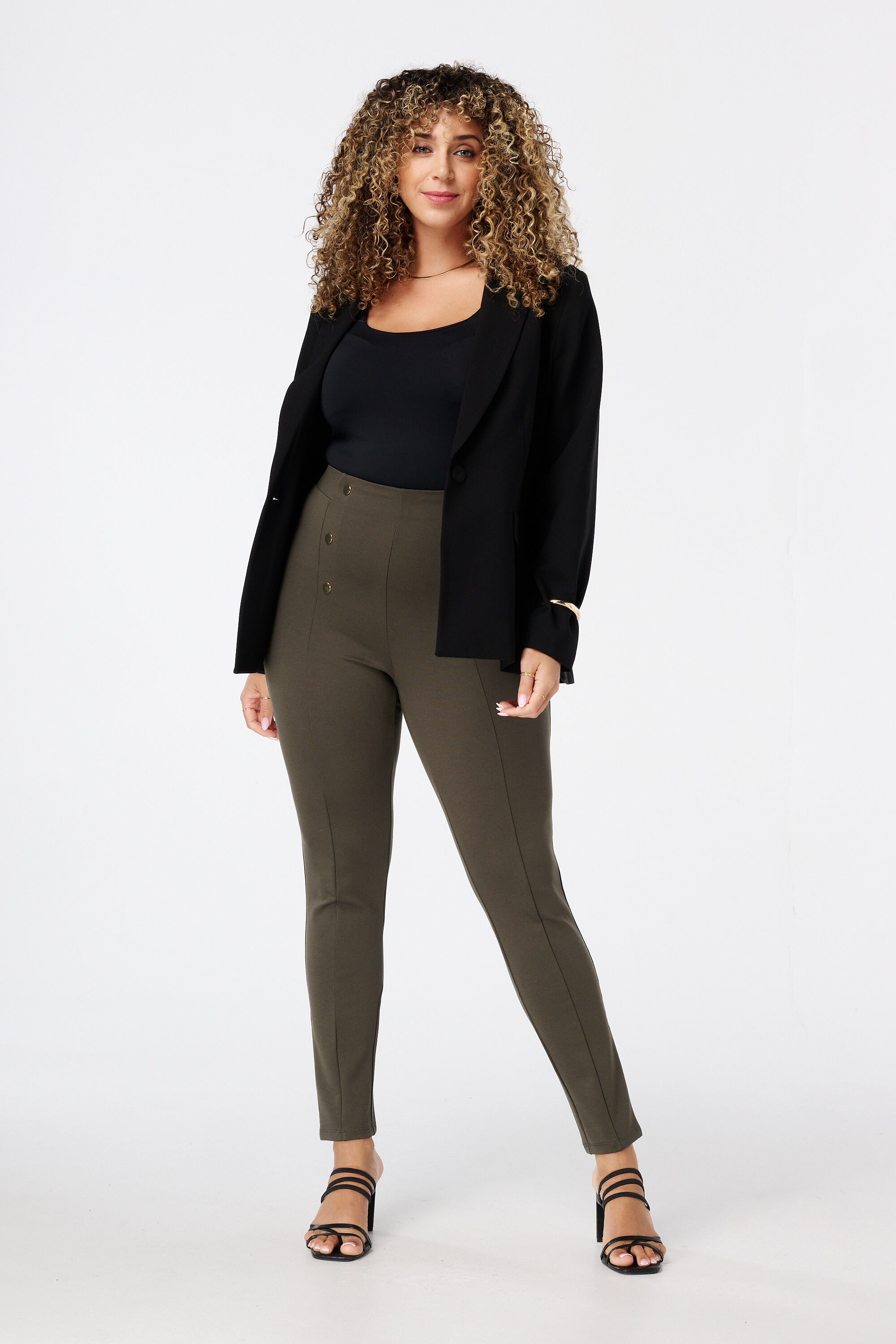 Treggings con botones decorativos image number 6