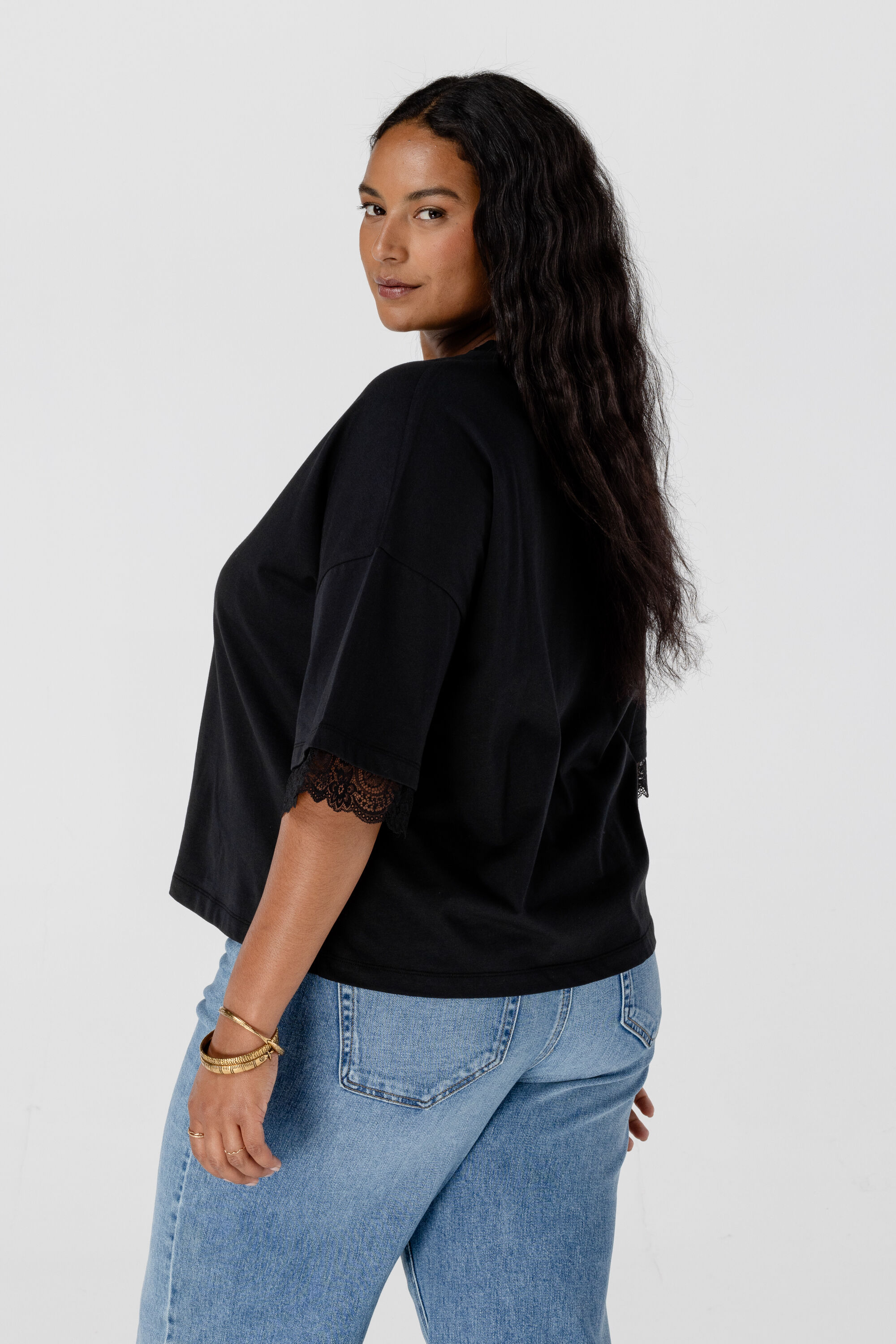 Camiseta con detalles de encaje image number 3