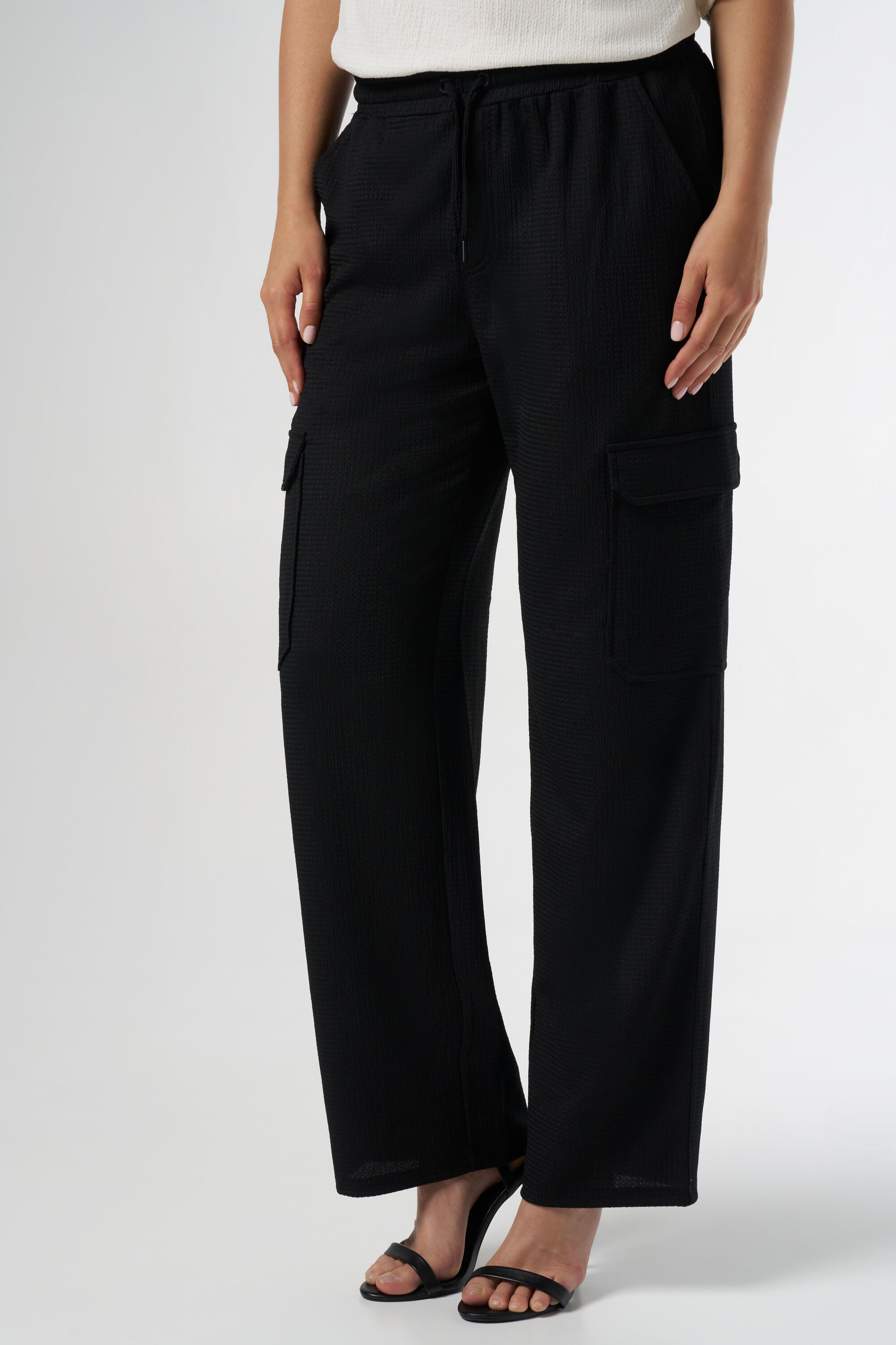 Pantalones cargo  image number 5