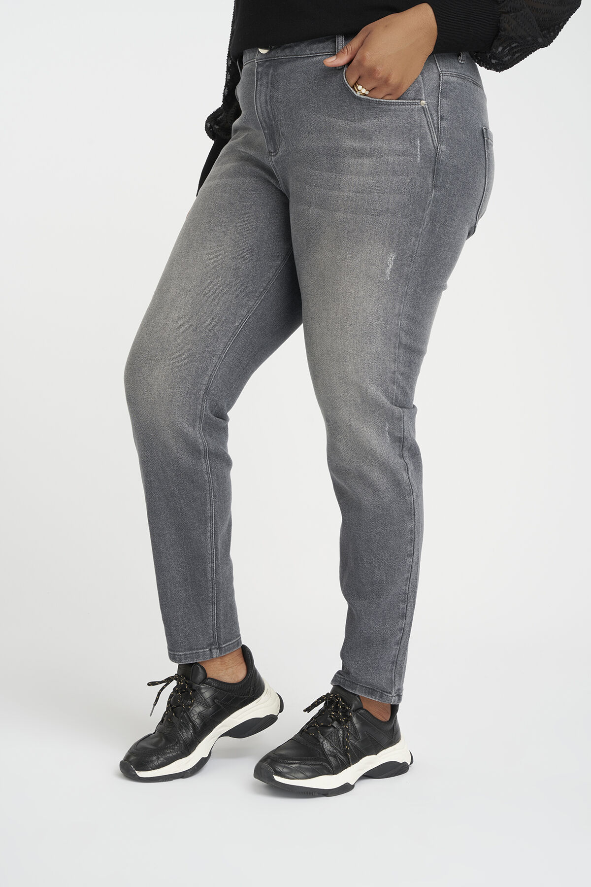 Vaqueros desgastados image number 4