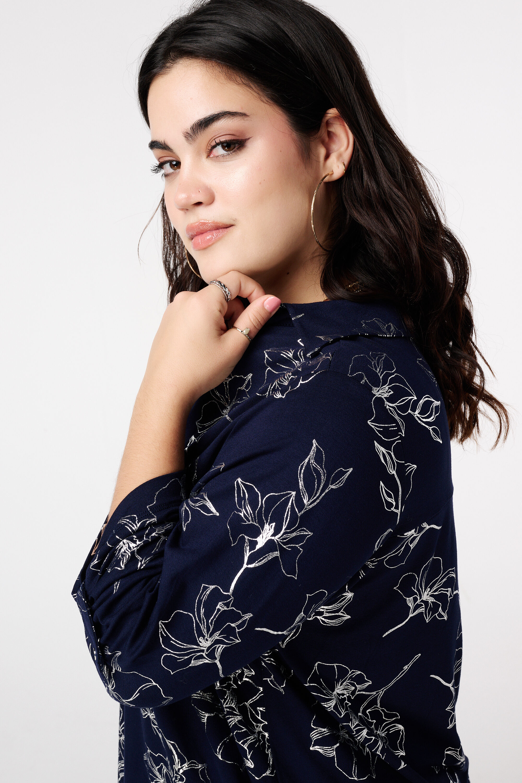 Top con estampado el&aacute;stico y laminado image number 4