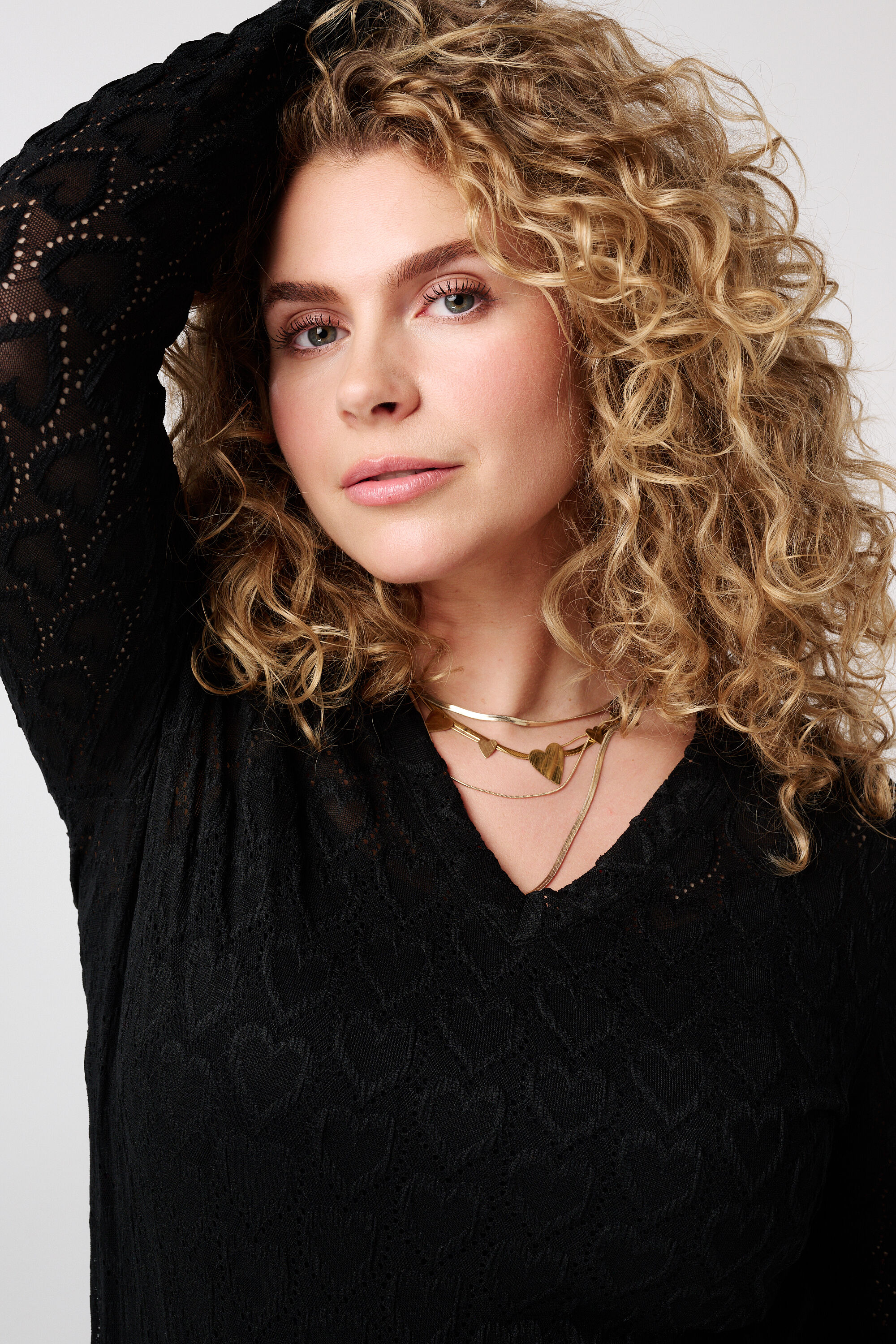 Top con mangas abullonadas image number 4