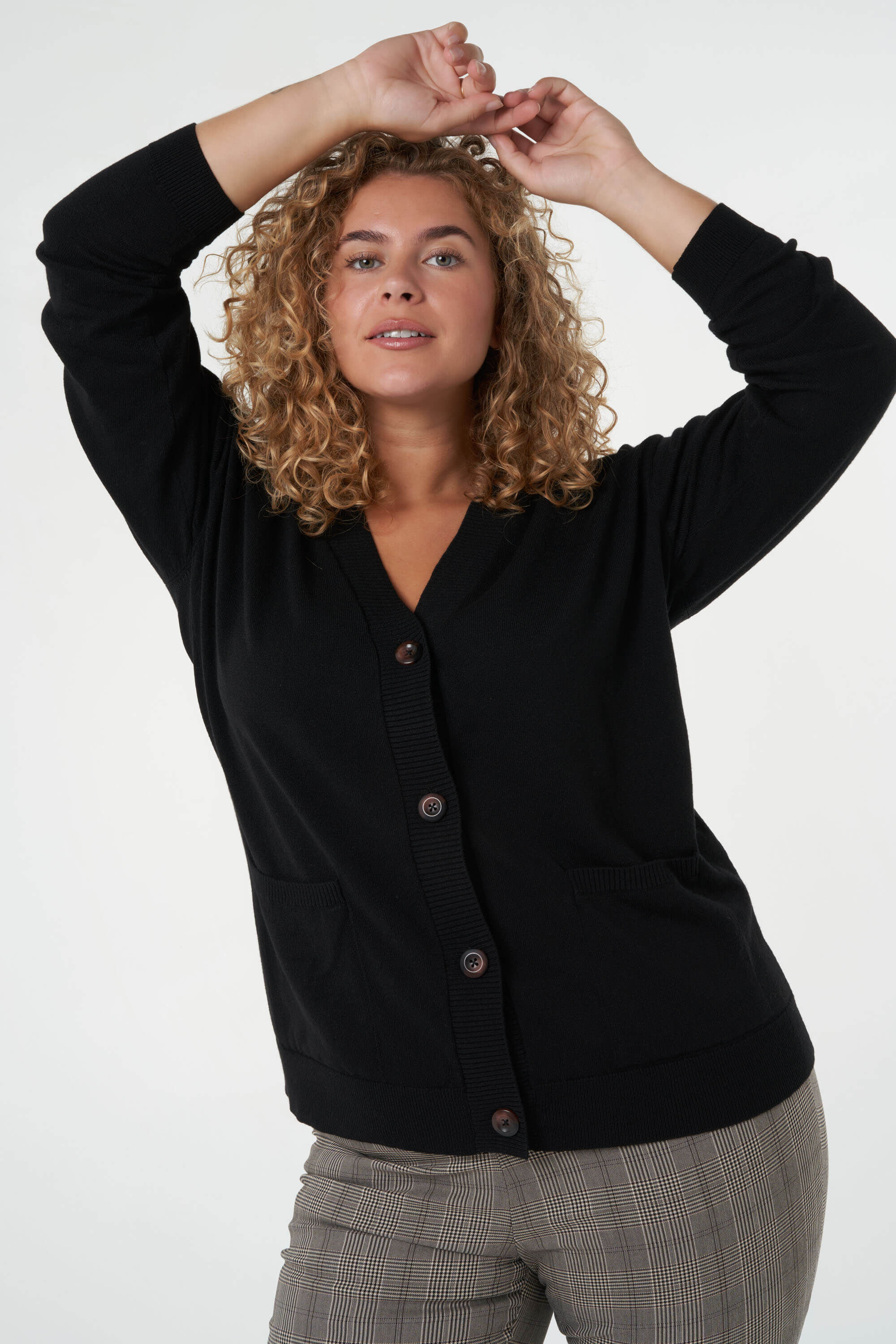 C&aacute;rdigan de punto con botones image number 7