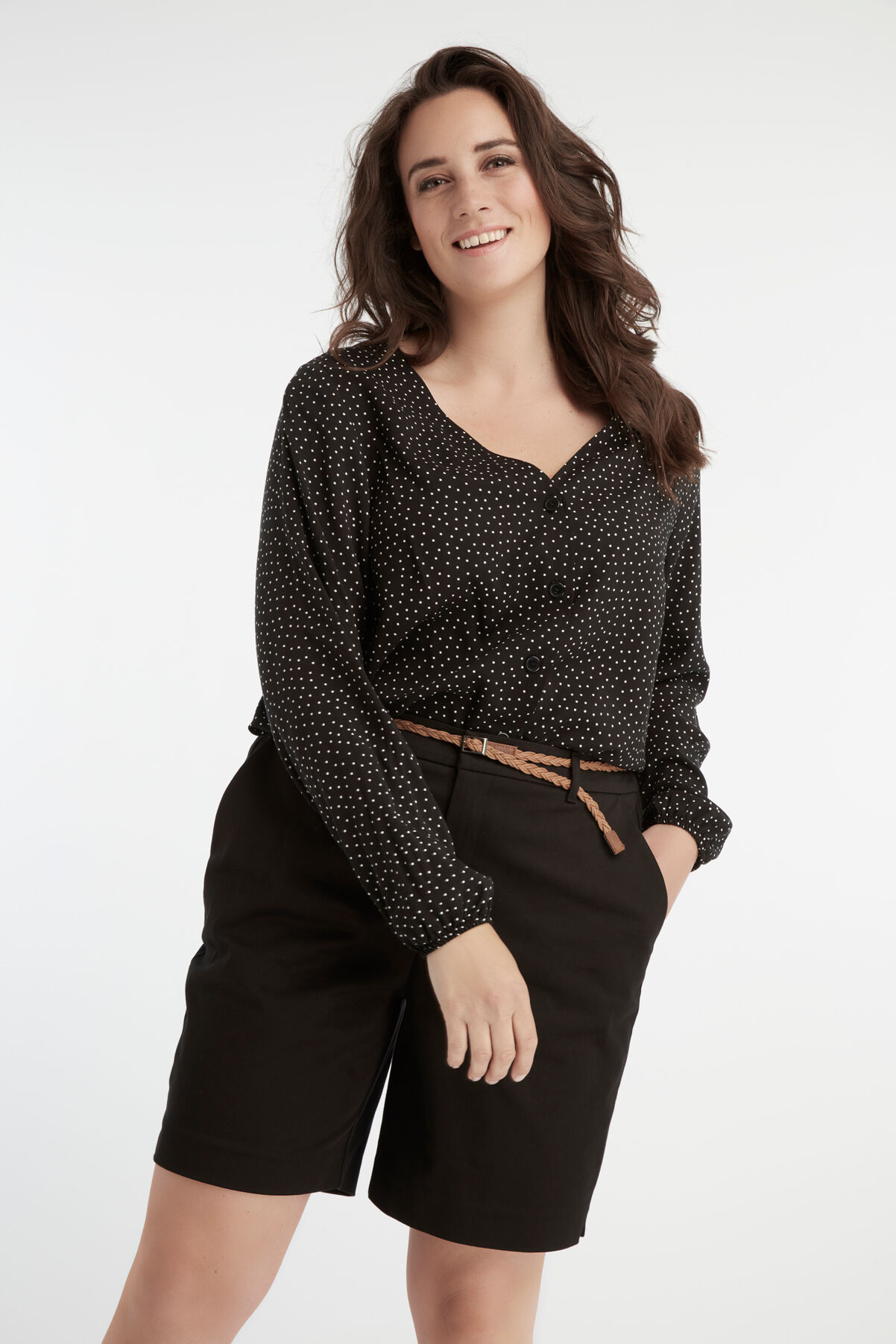 Shorts con cintur&oacute;n image number 6